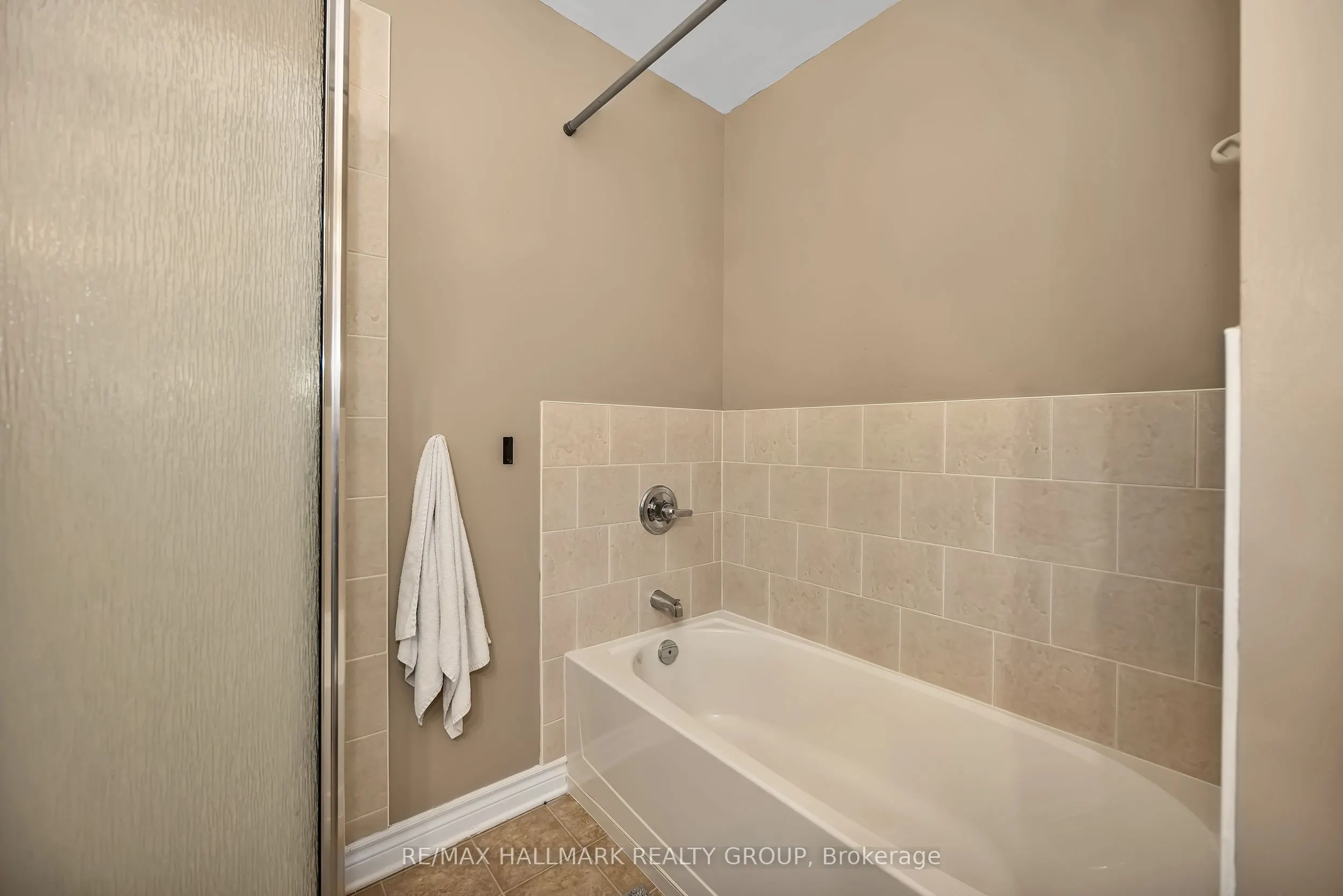 1109 Stittsville Main Street #L