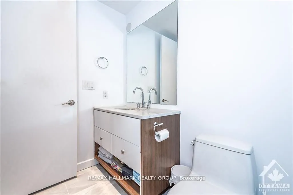 300 Lisgar Street W #1105