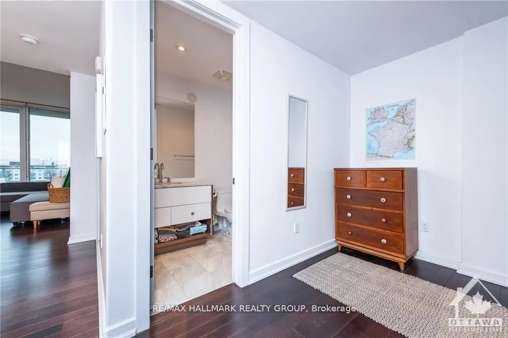 300 Lisgar Street W #1105