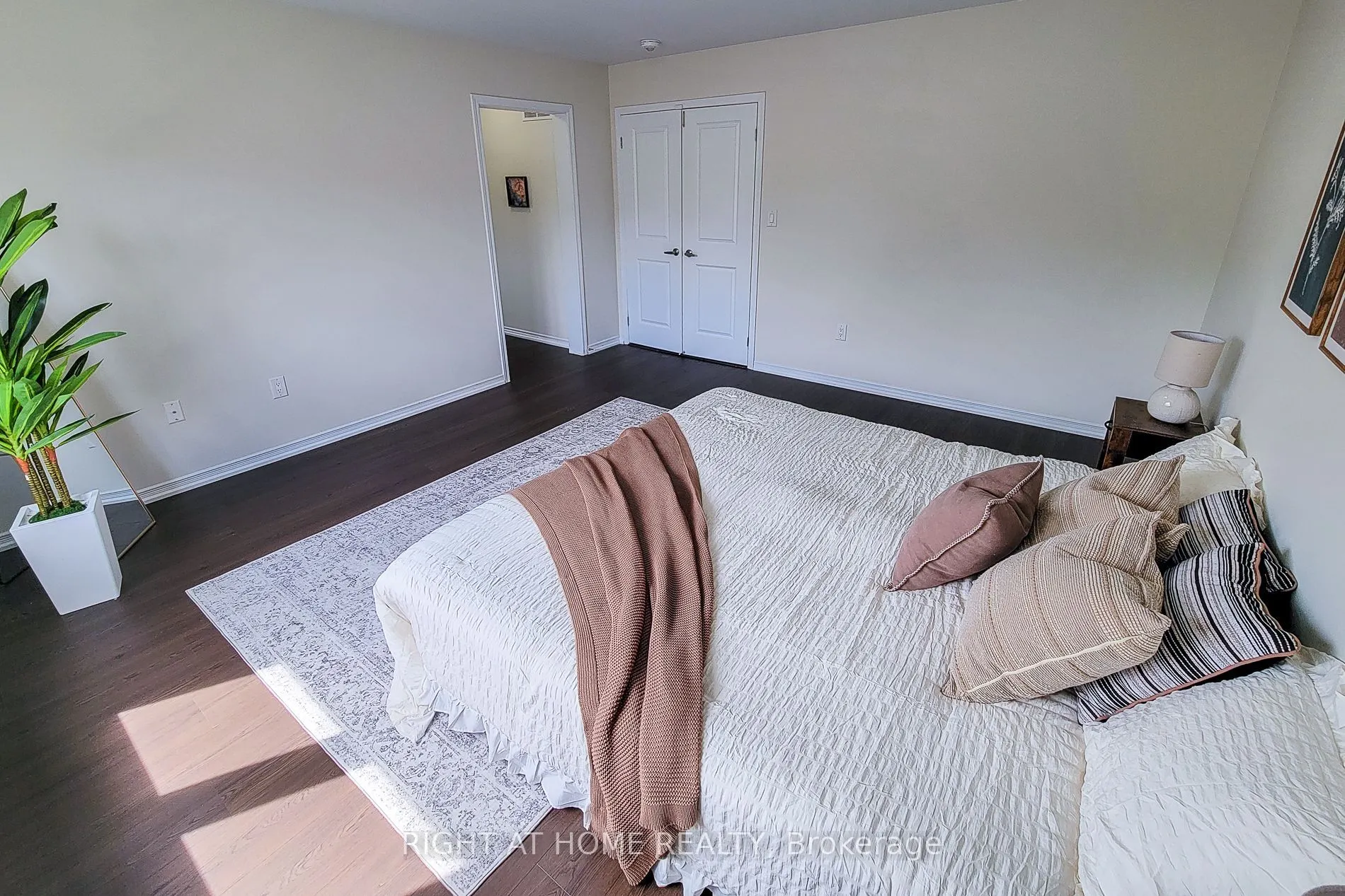 11 Esther Crescent
