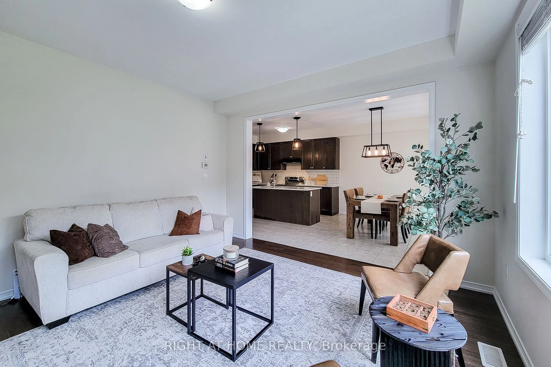 11 Esther Crescent