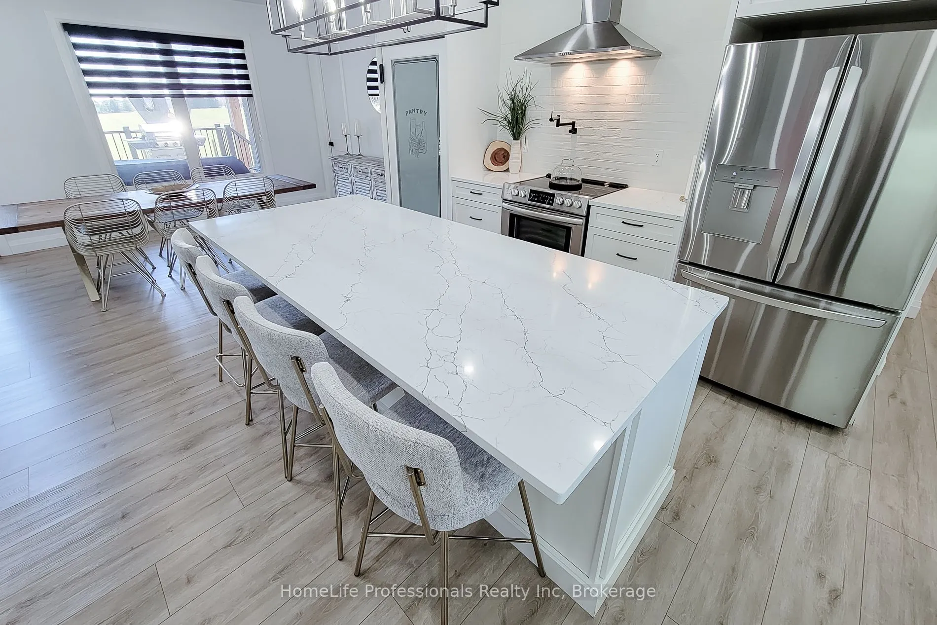 1266 Colborne Street W