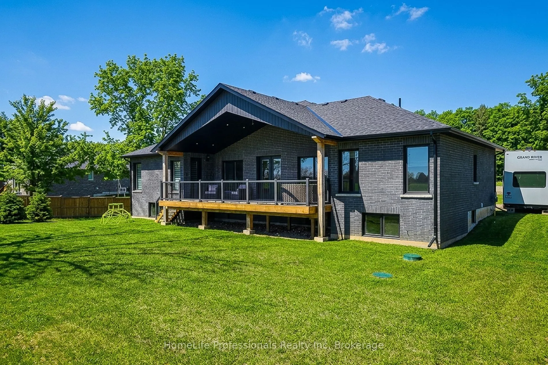 1266 Colborne Street W