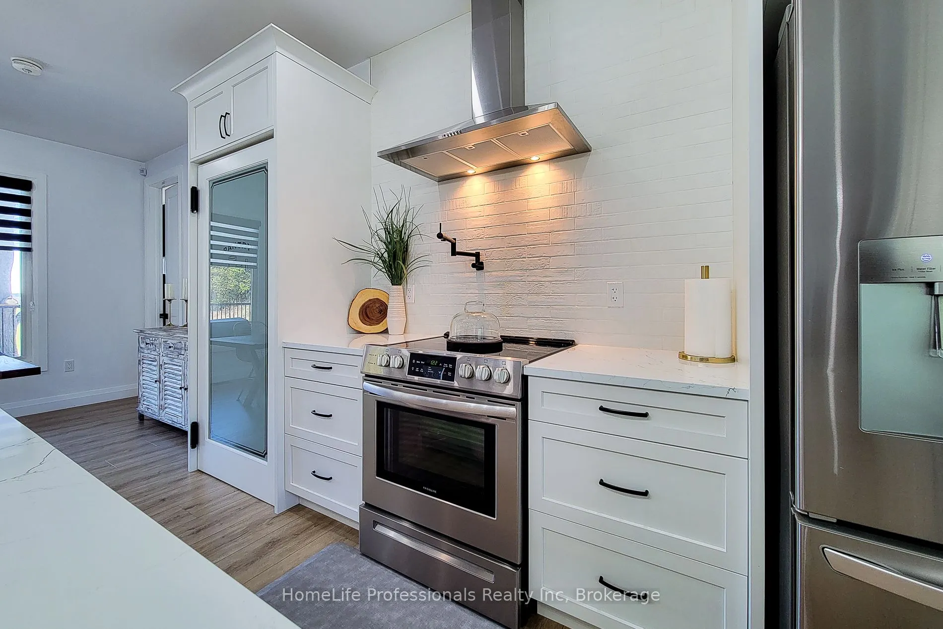 1266 Colborne Street W