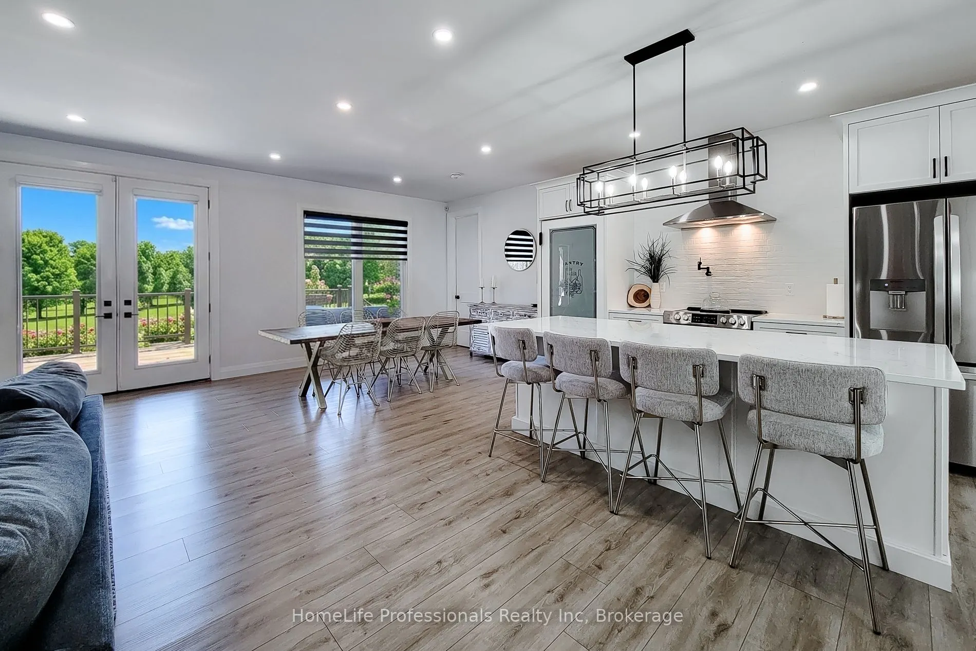 1266 Colborne Street W