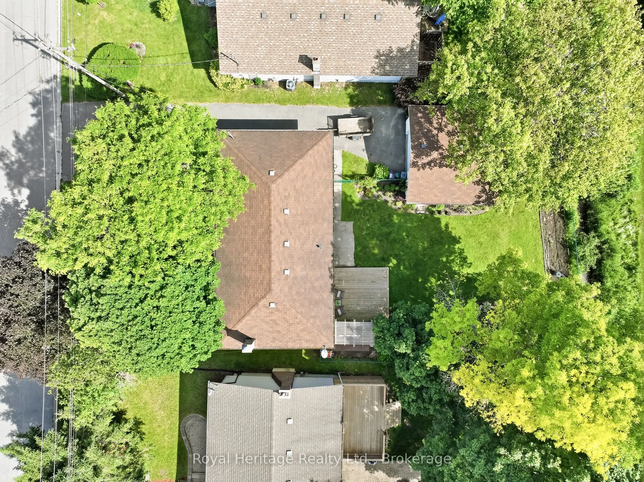 93 Division Street S