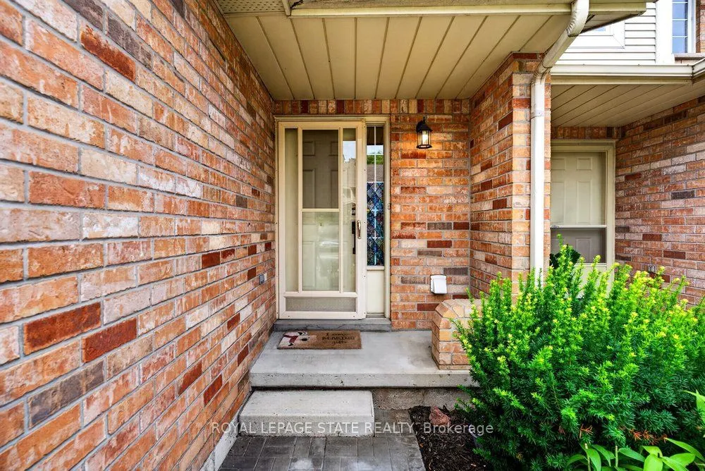 44 Frances Avenue #11