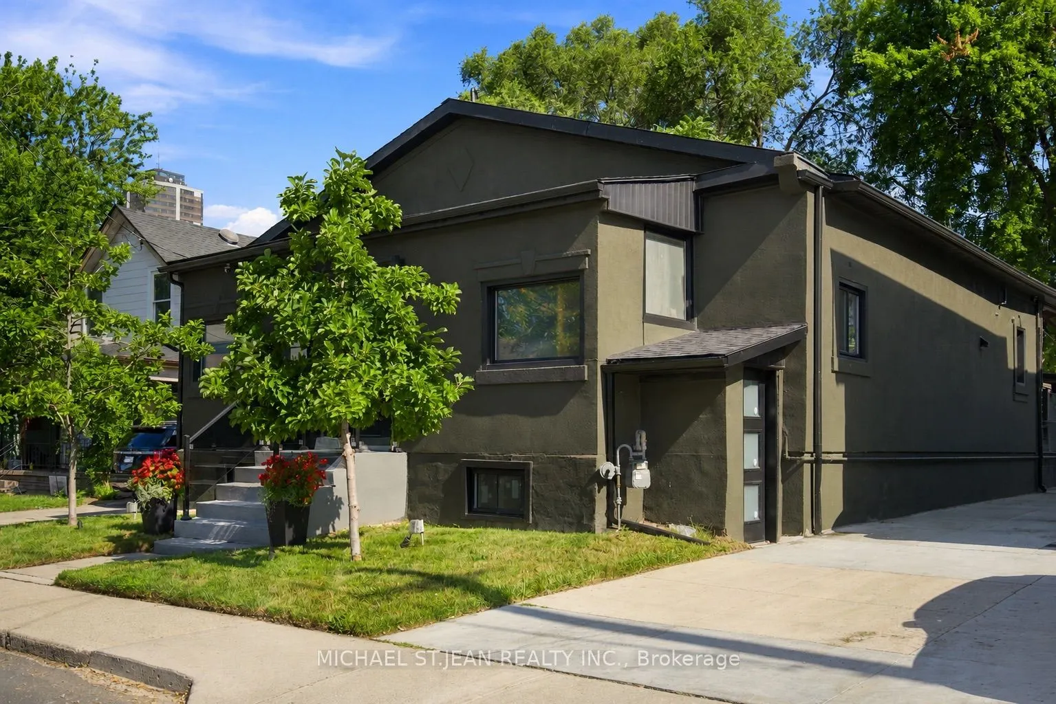 19 Grove Street