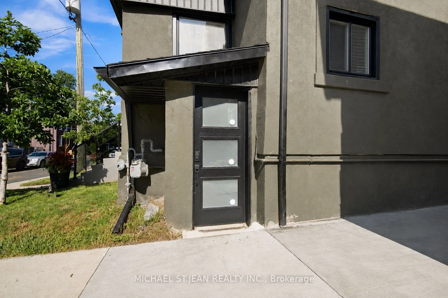 19 Grove Street
