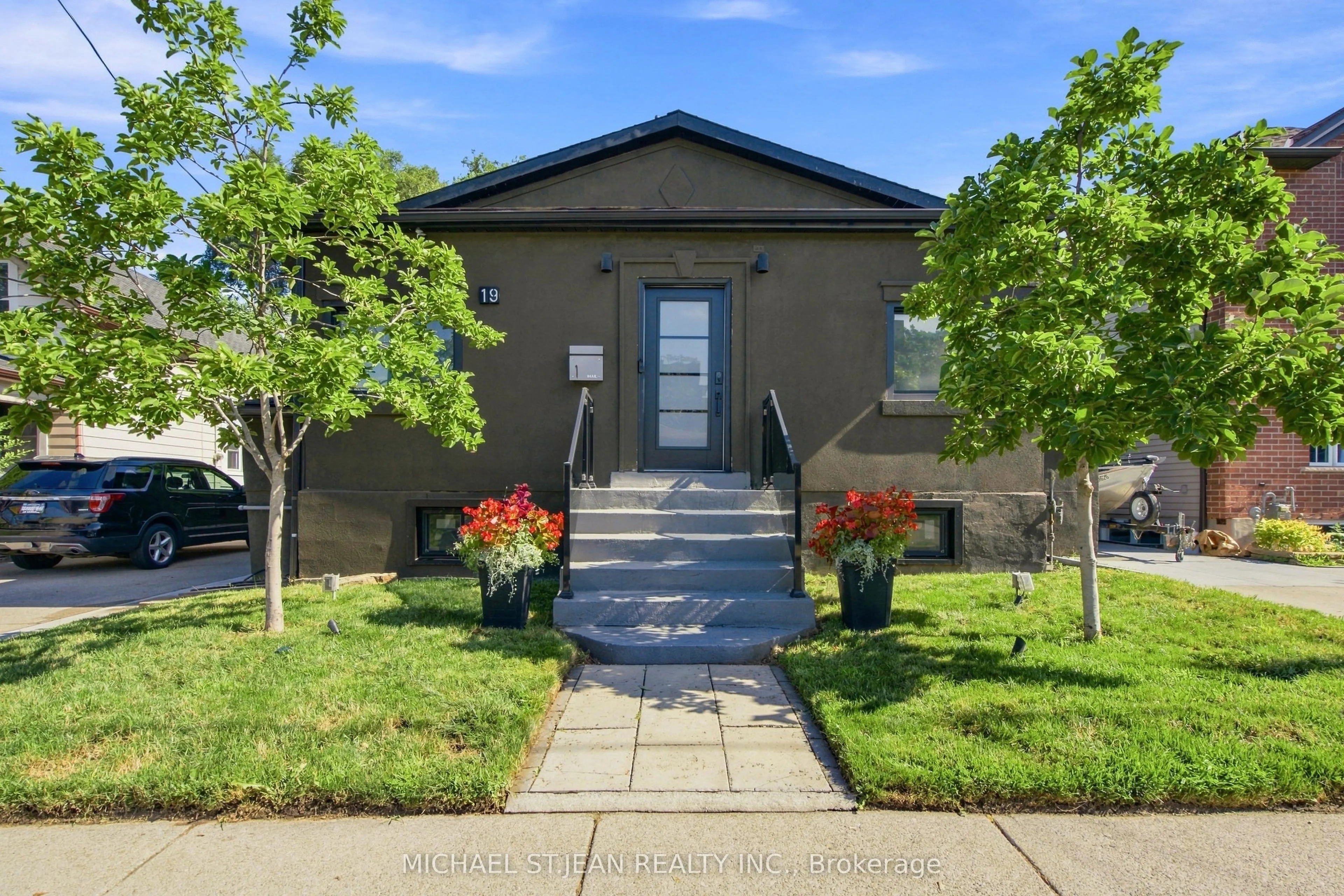 19 Grove Street