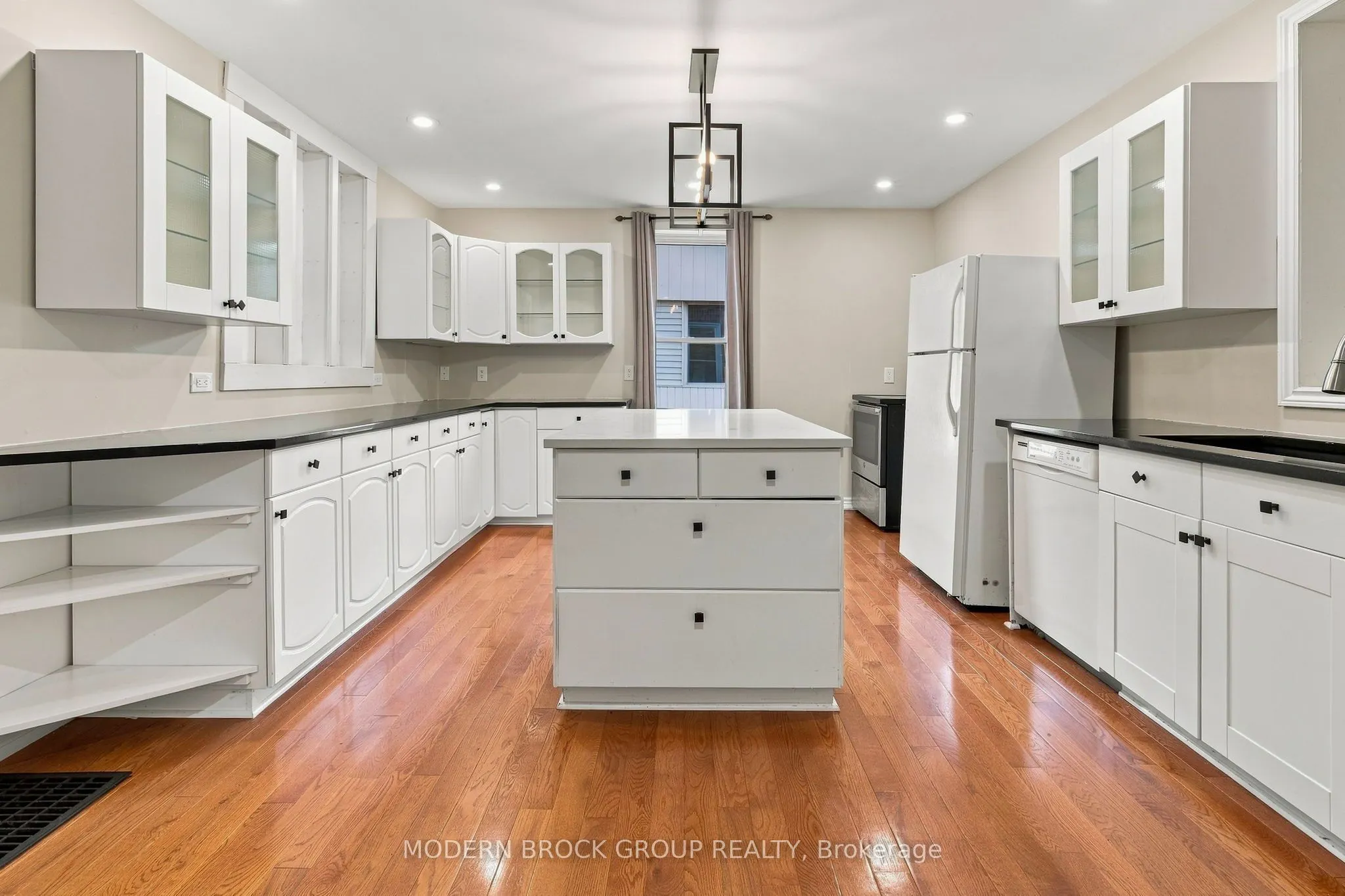 322 King Street W