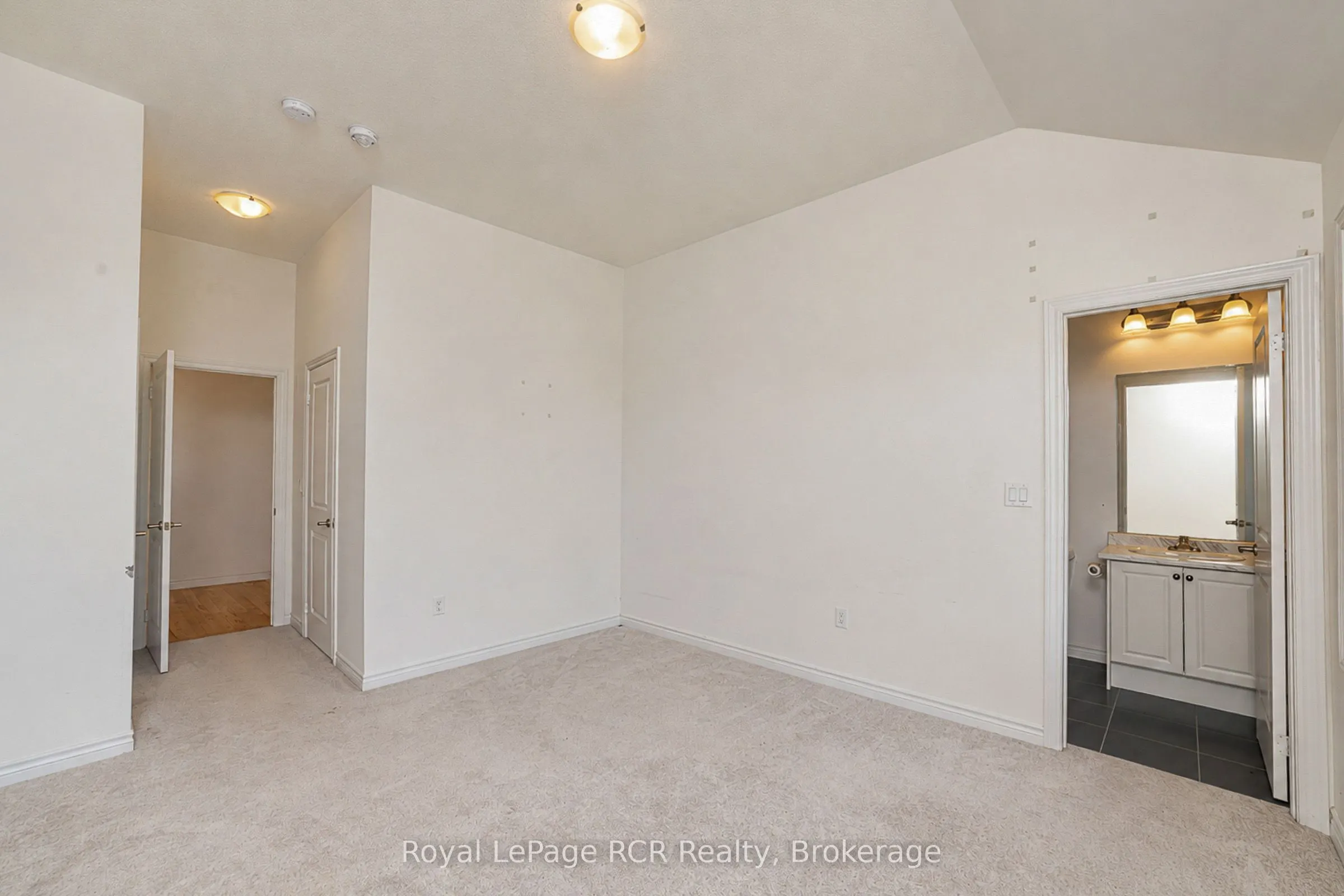 444 Vandusen Avenue