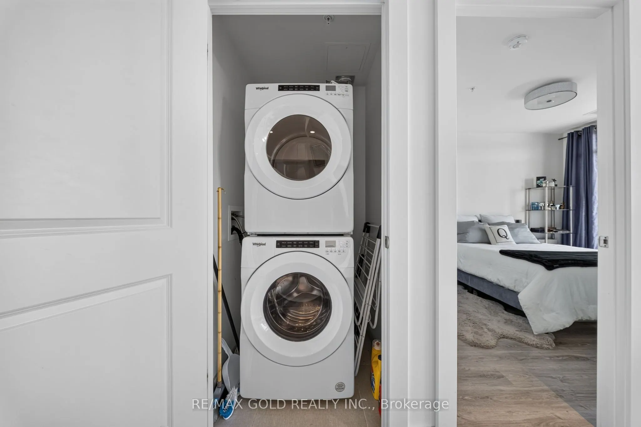 15 Glebe Street #1310