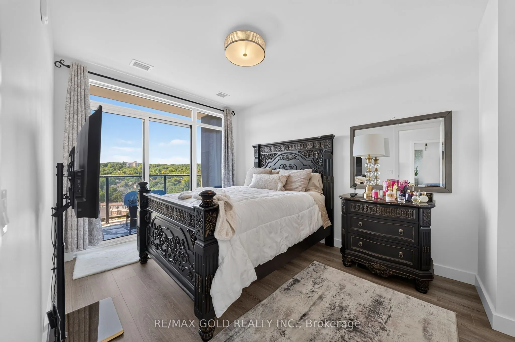 15 Glebe Street #1310