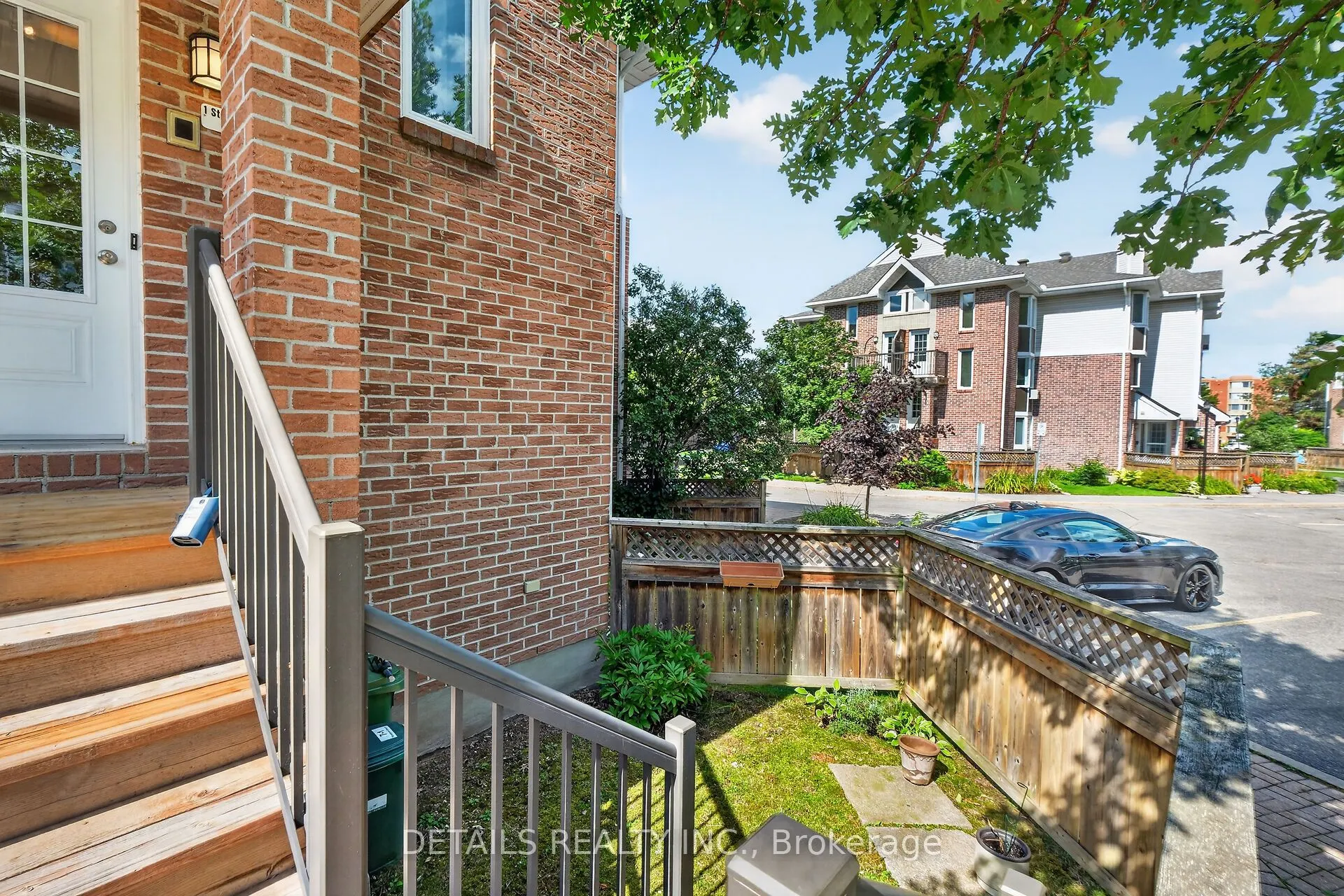 1 Stonebank Crescent #7