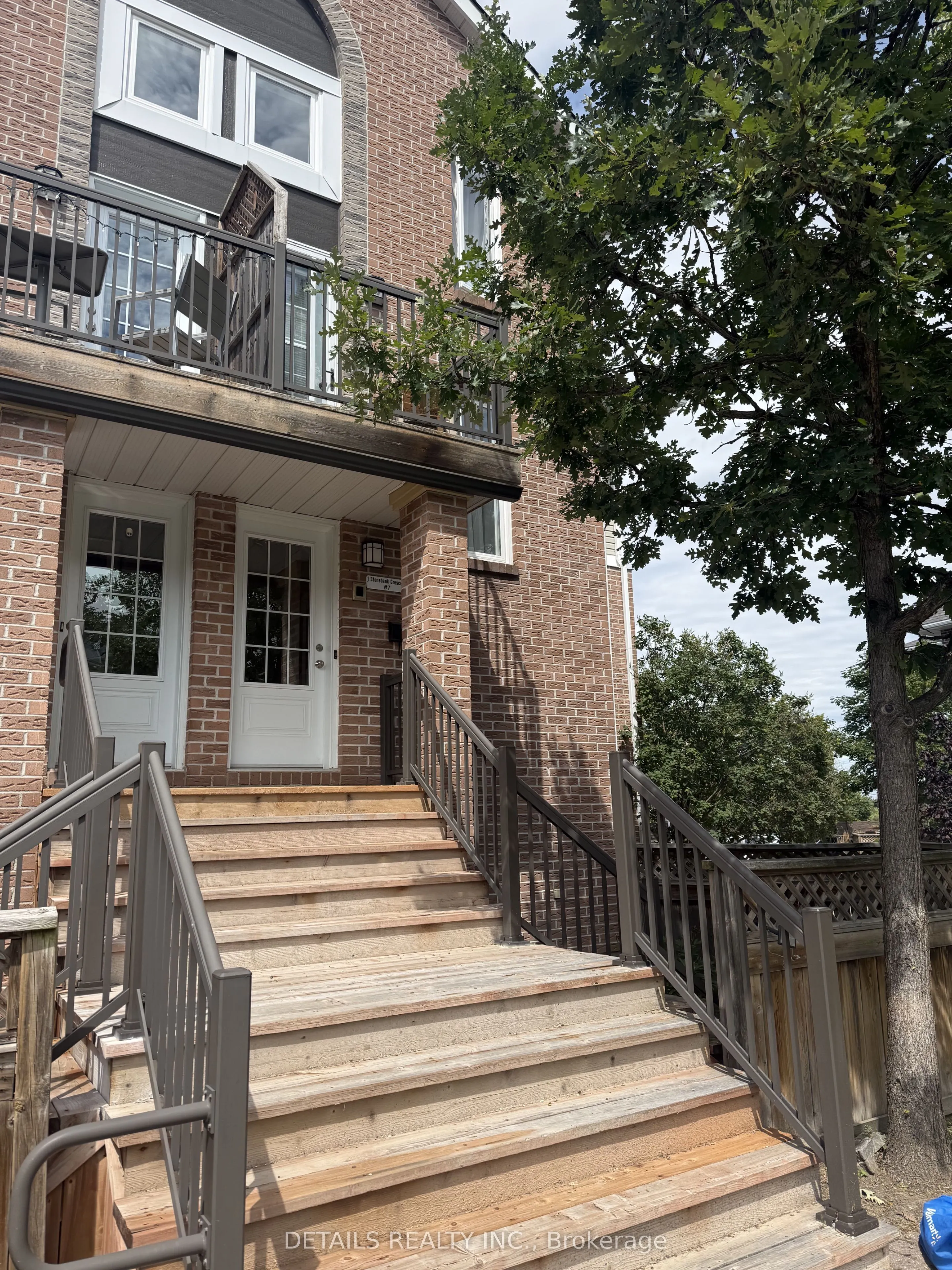 1 Stonebank Crescent #7