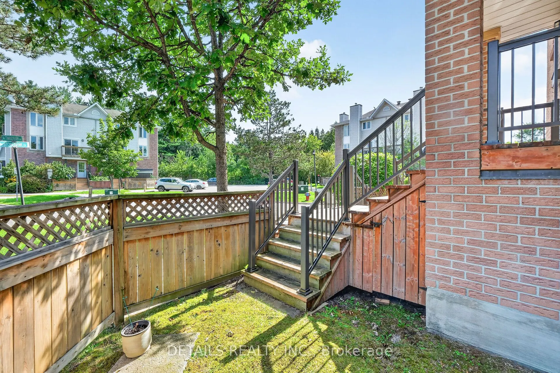 1 Stonebank Crescent #7