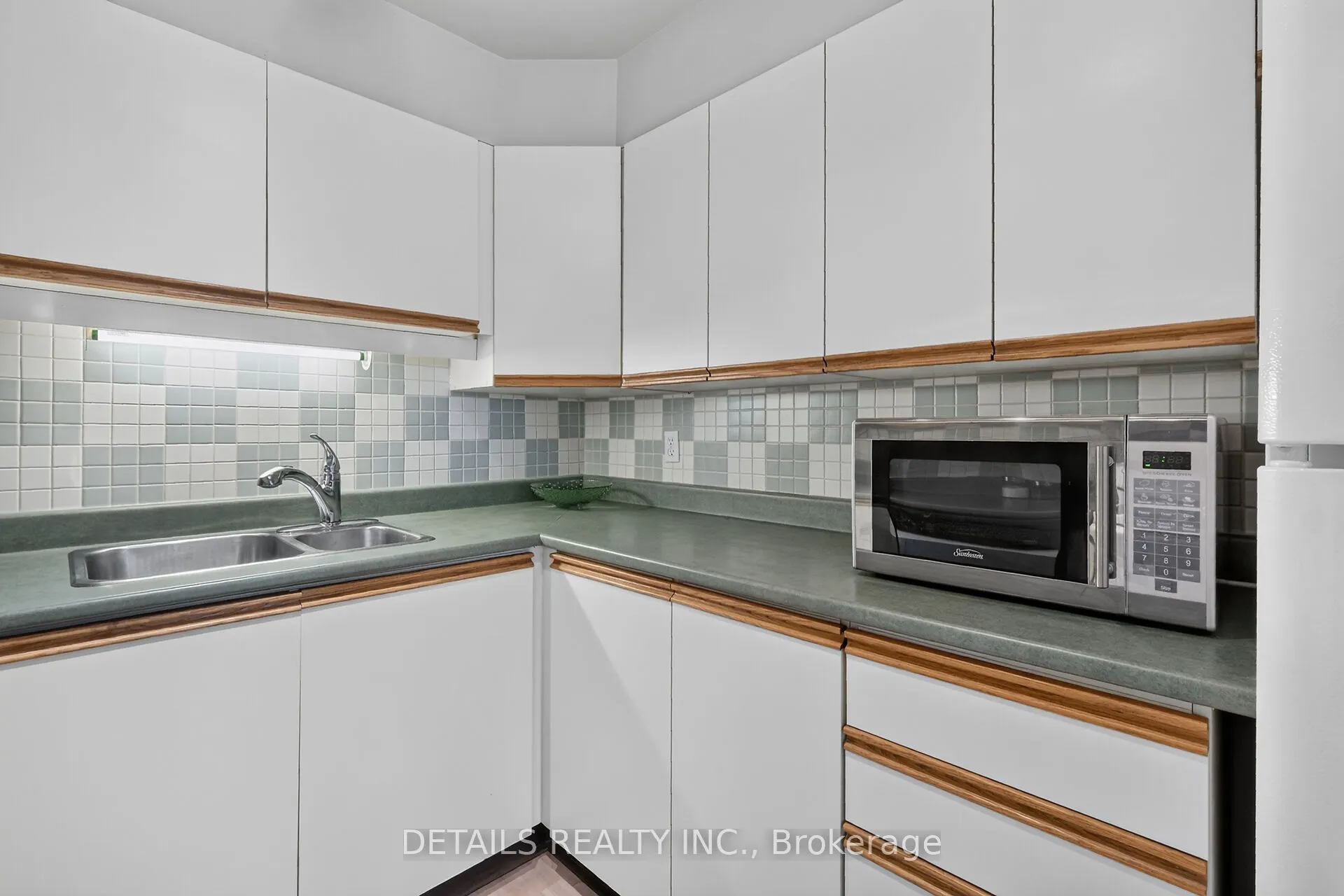 1 Stonebank Crescent #7