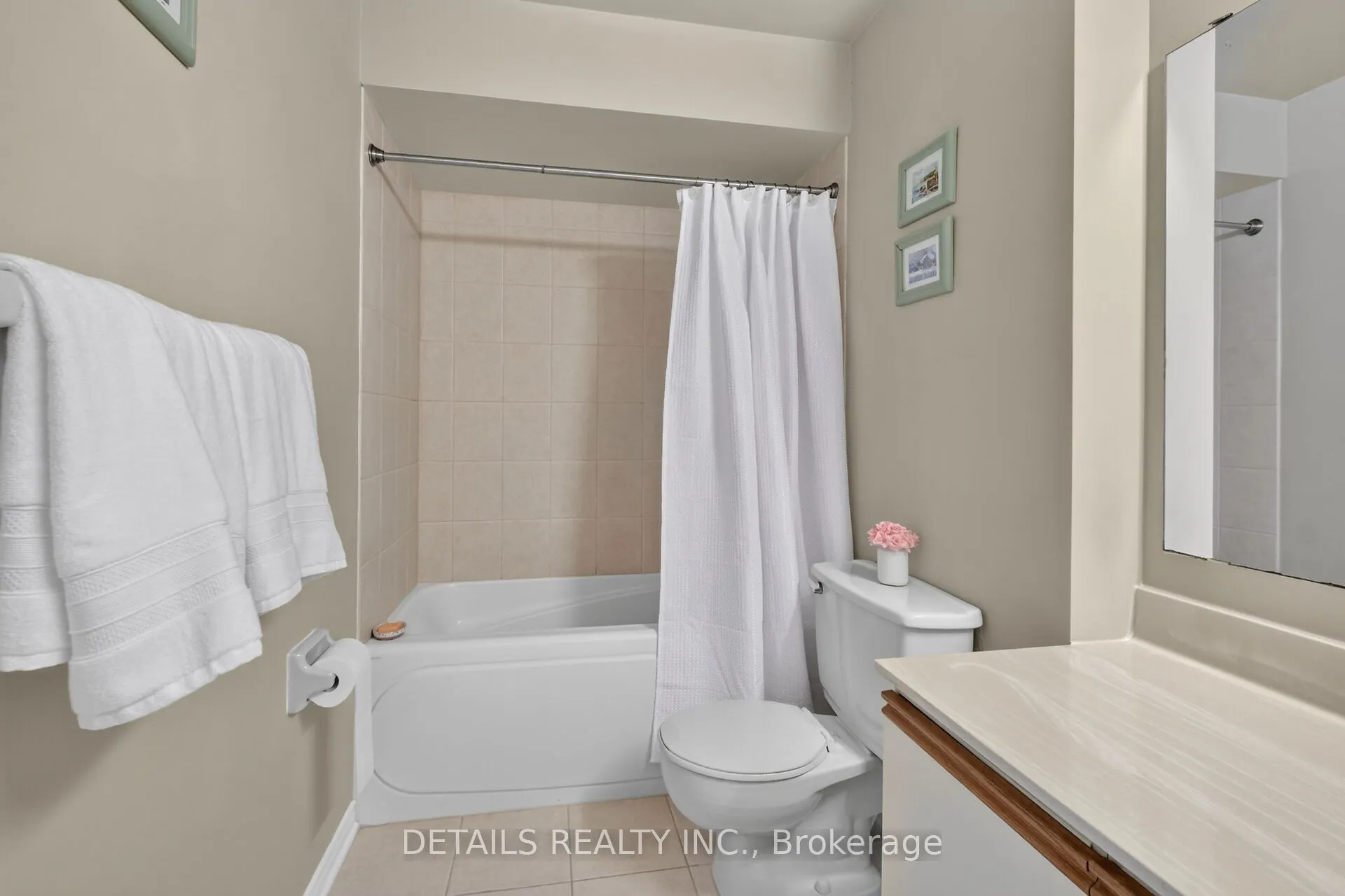 1 Stonebank Crescent #7