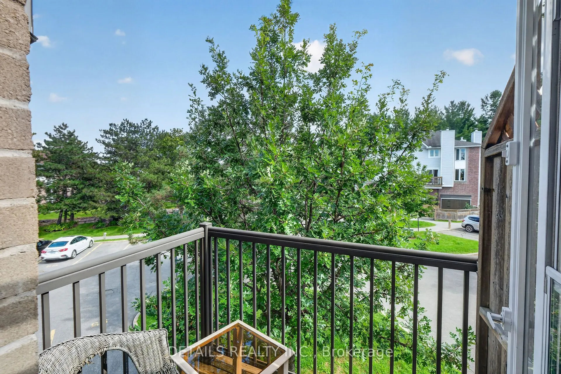 1 Stonebank Crescent #7