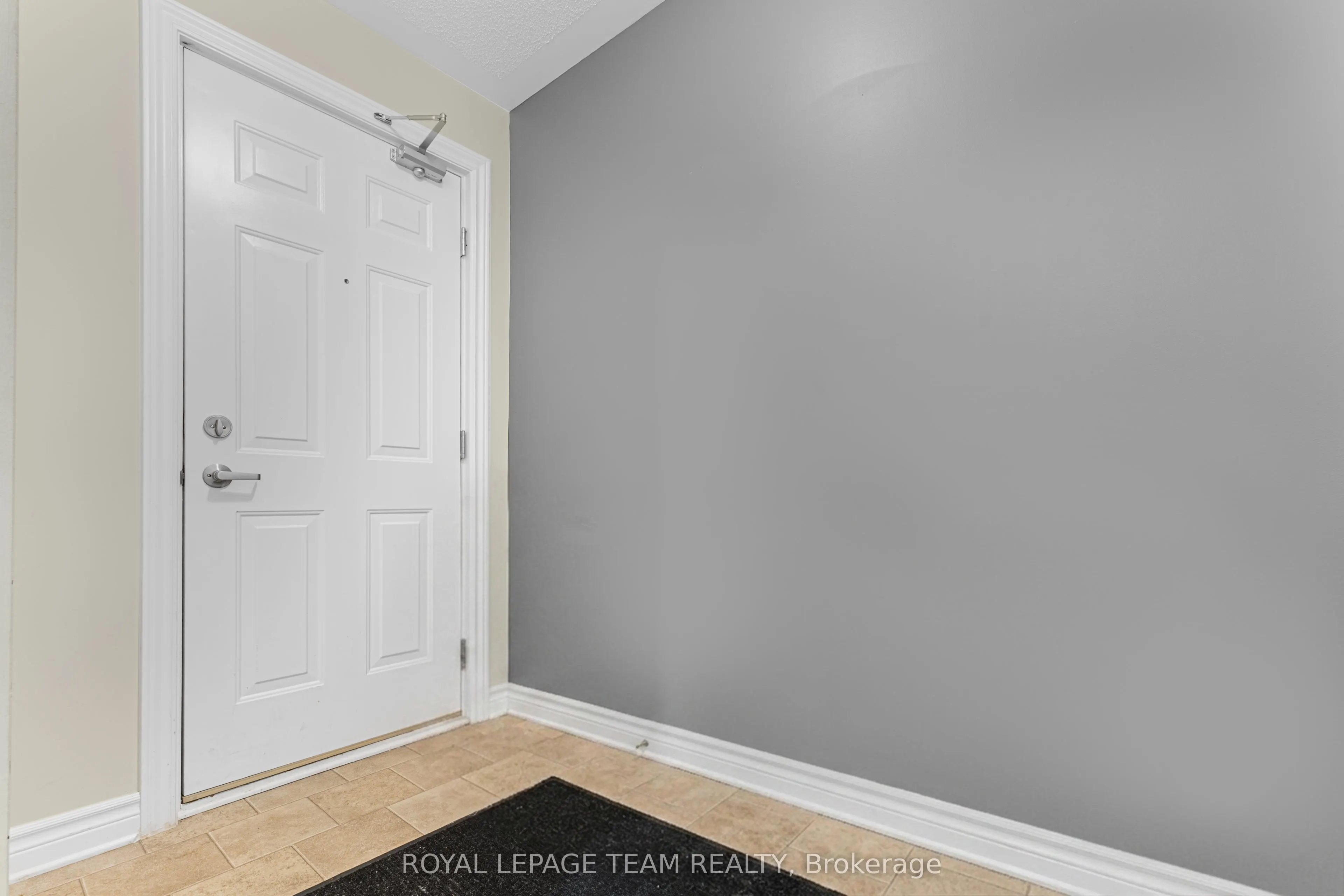 313 Cresthaven Drive #6
