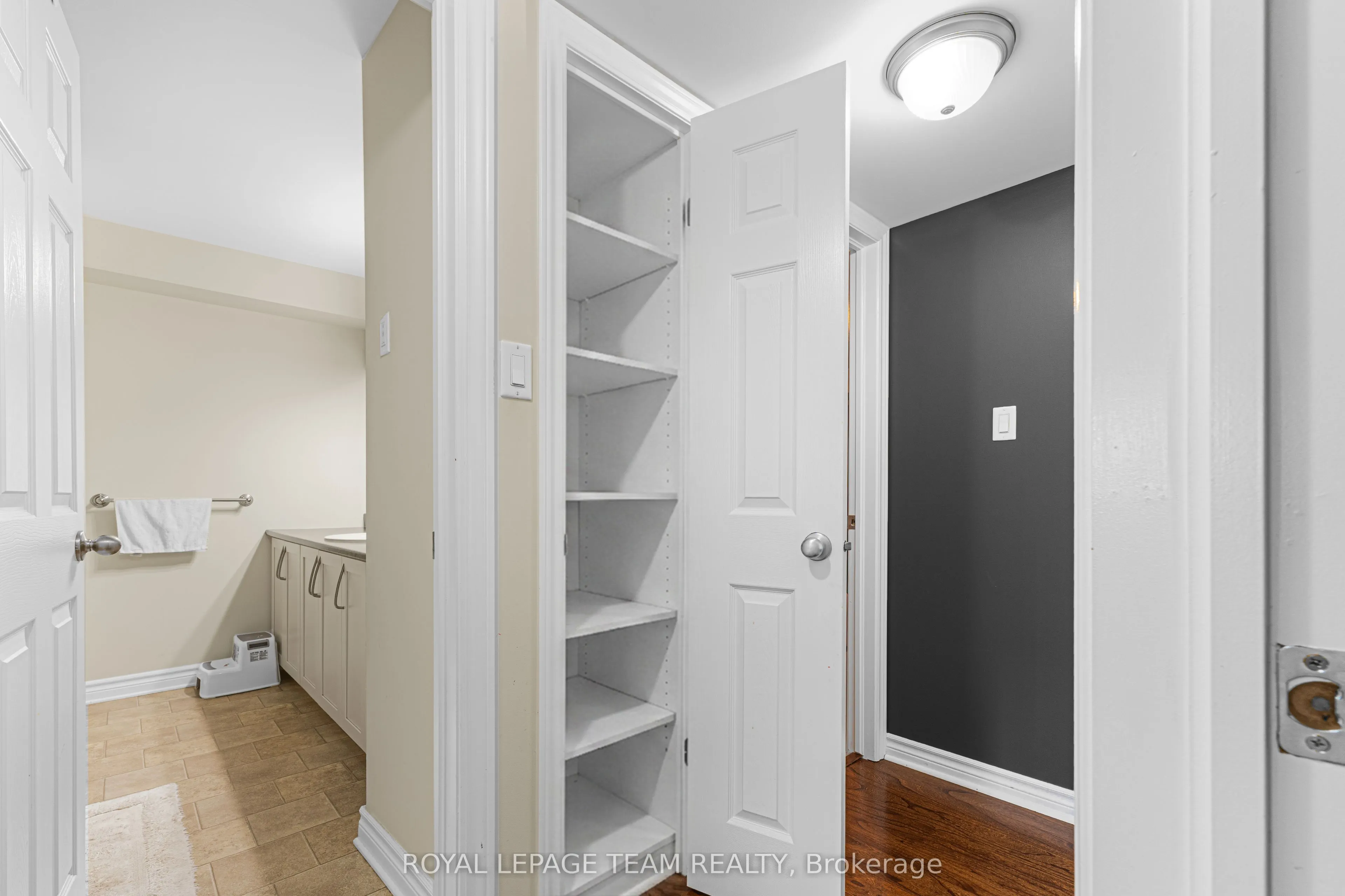 313 Cresthaven Drive #6