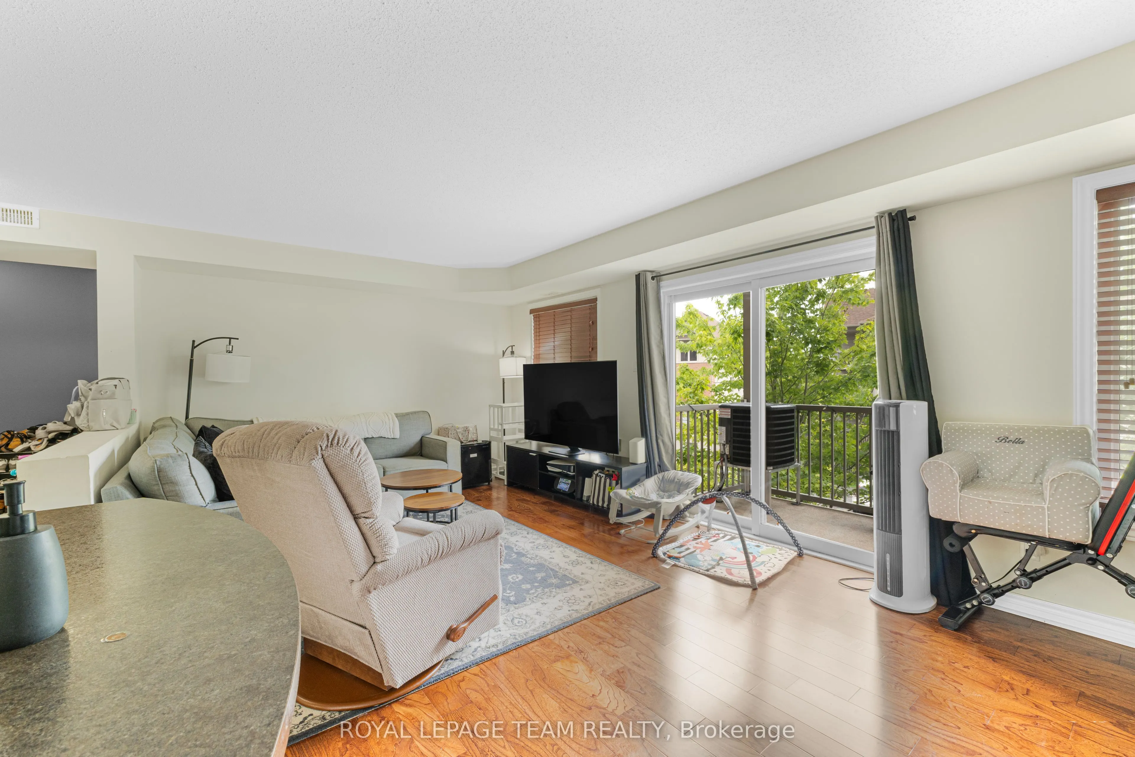 313 Cresthaven Drive #6