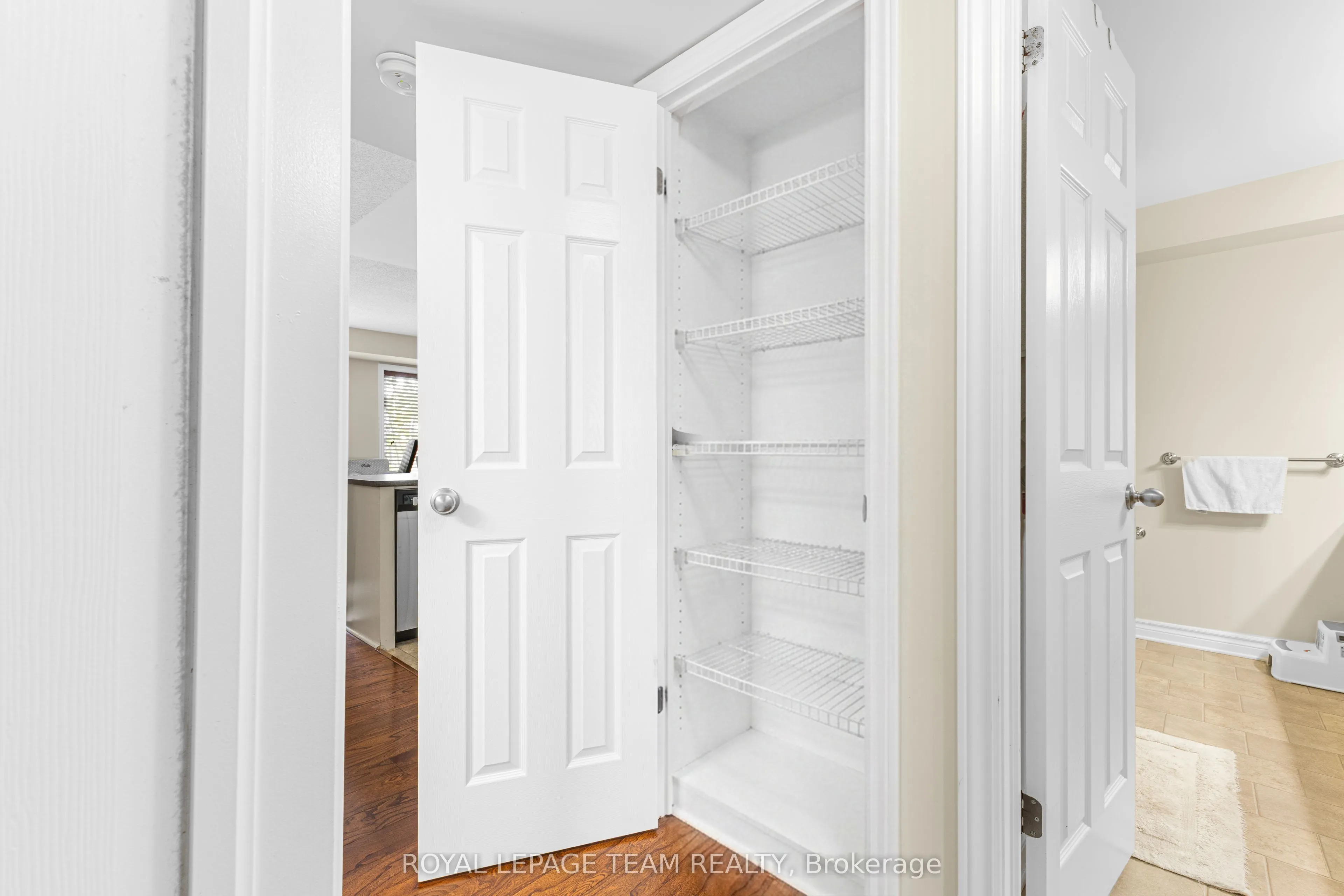 313 Cresthaven Drive #6