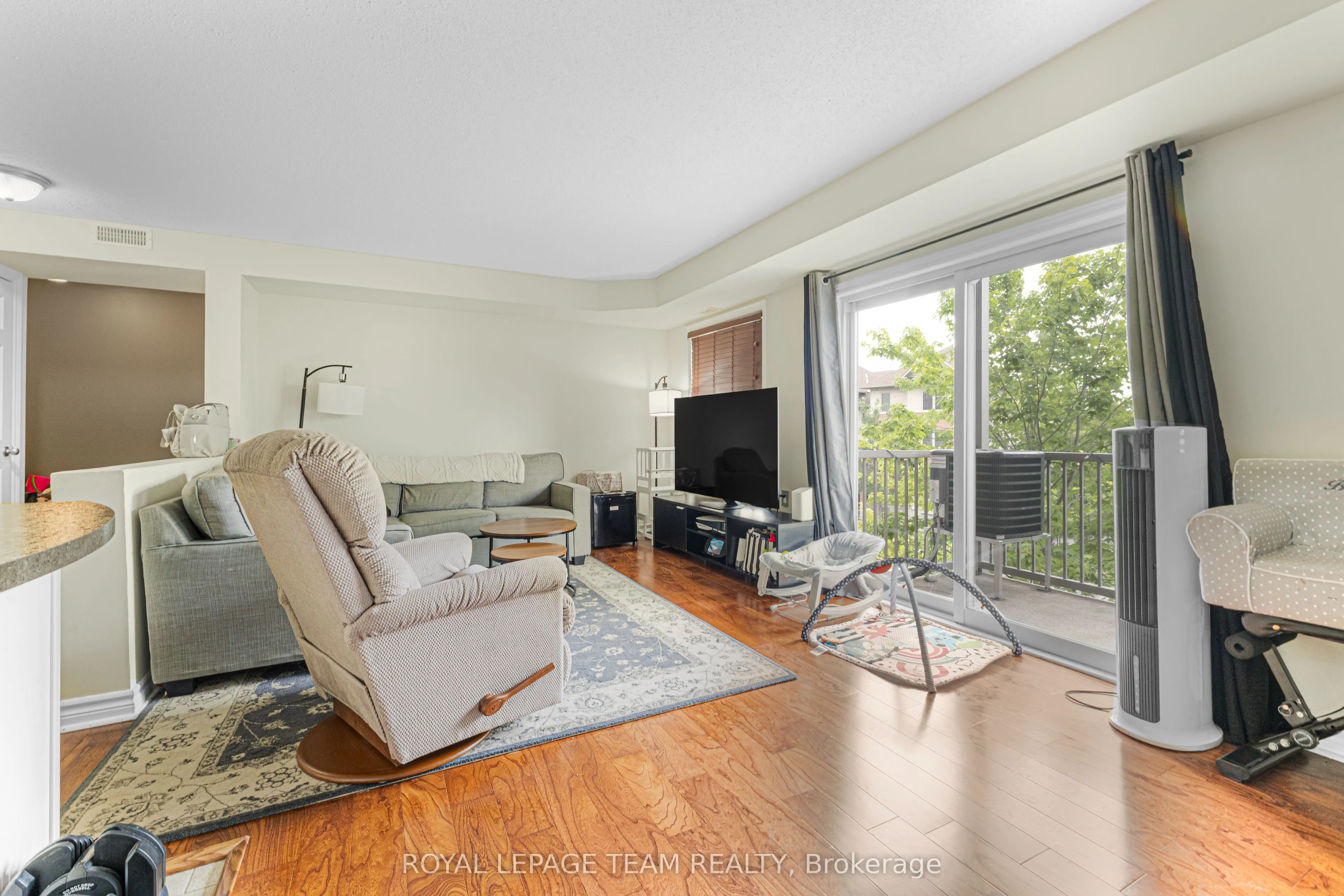 313 Cresthaven Drive #6