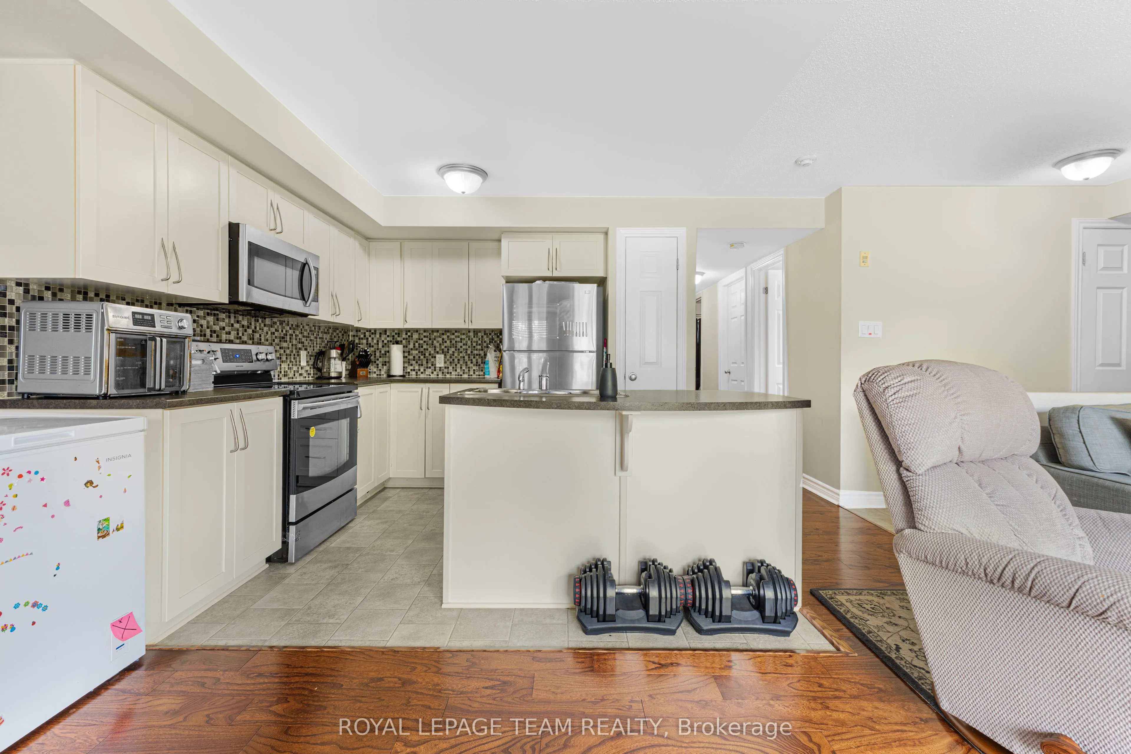 313 Cresthaven Drive #6