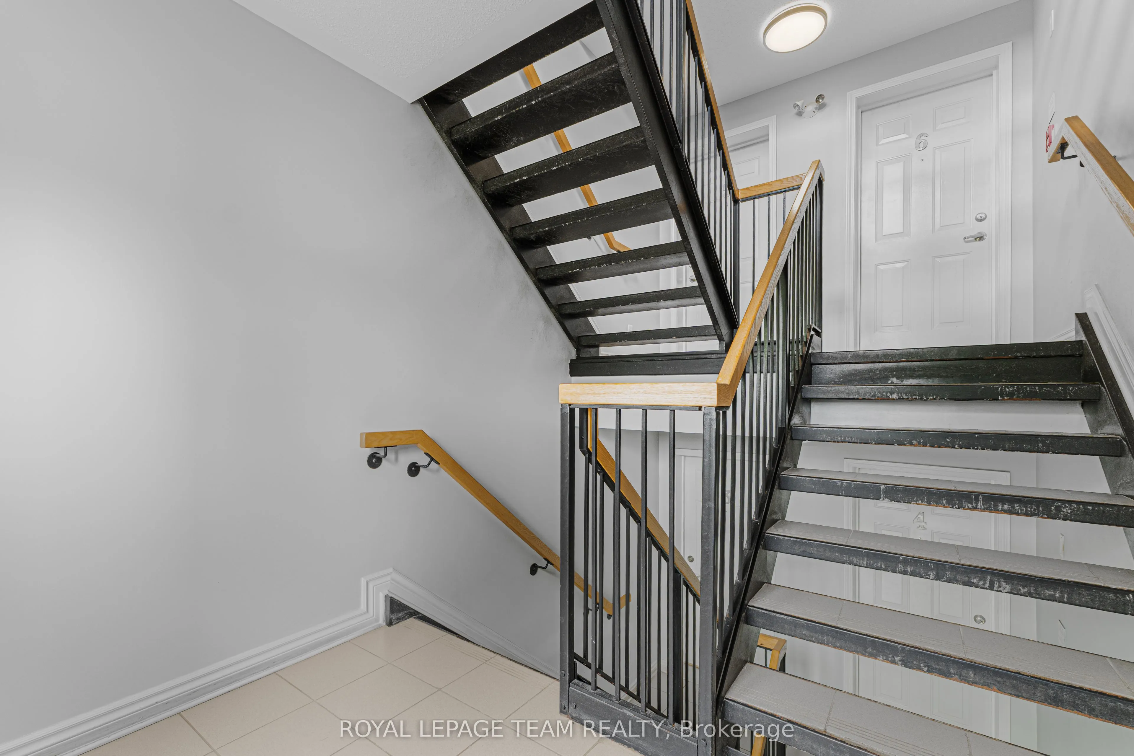 313 Cresthaven Drive #6
