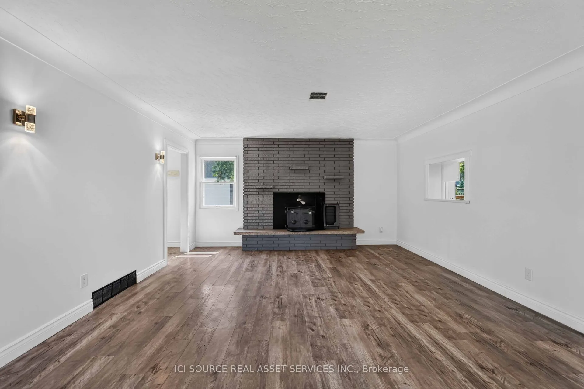 4284 Fly Road