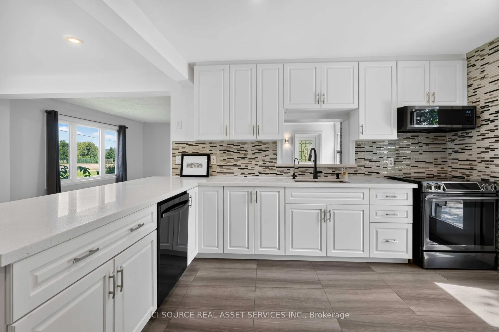 4284 Fly Road