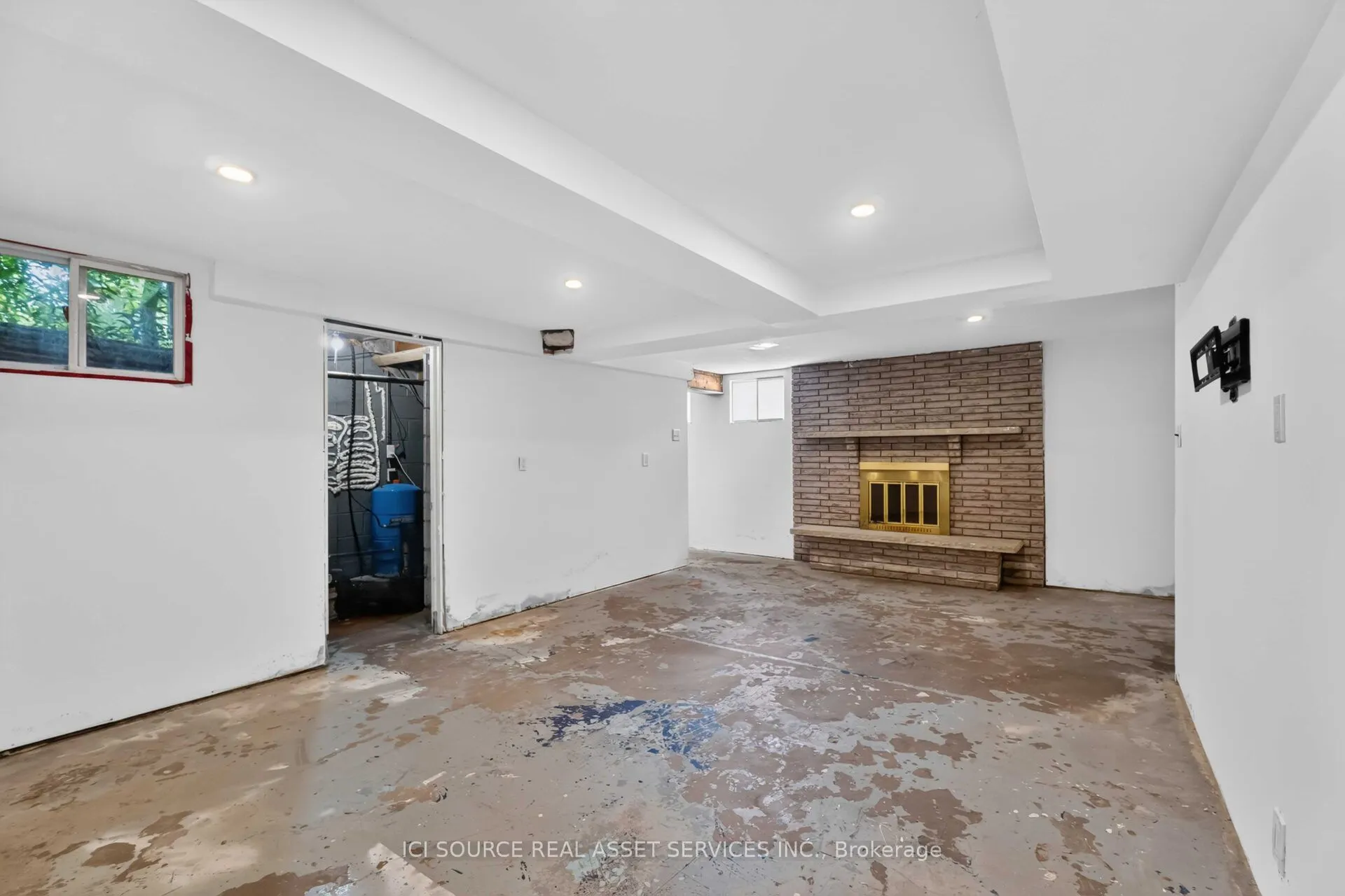 4284 Fly Road
