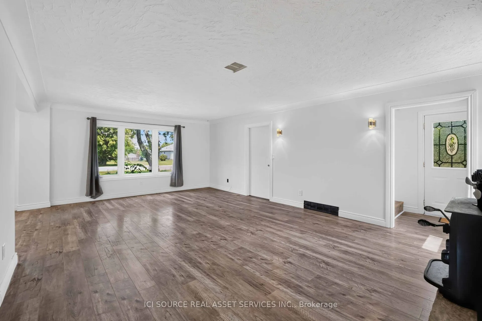 4284 Fly Road