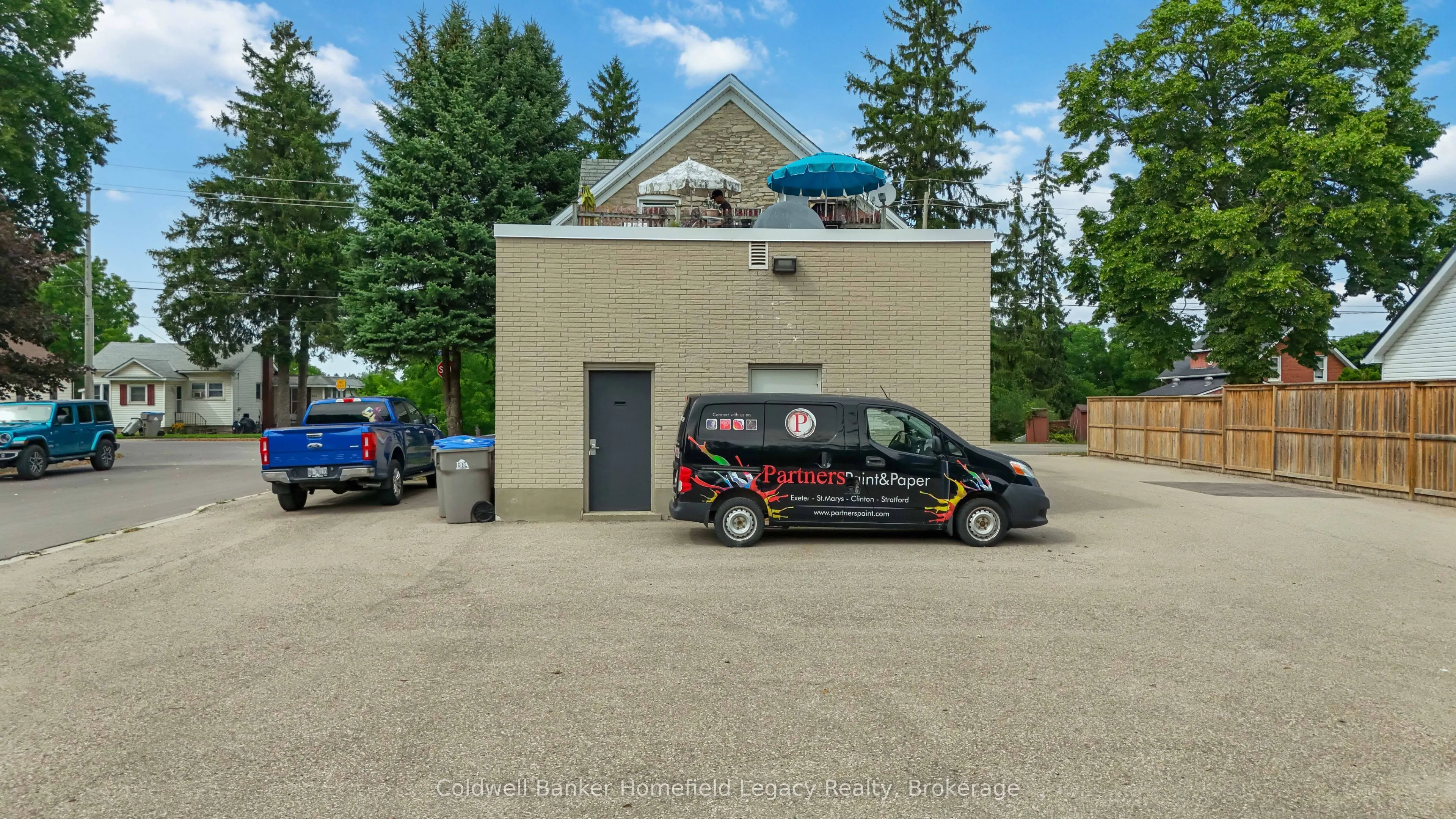 450 Queen Street E