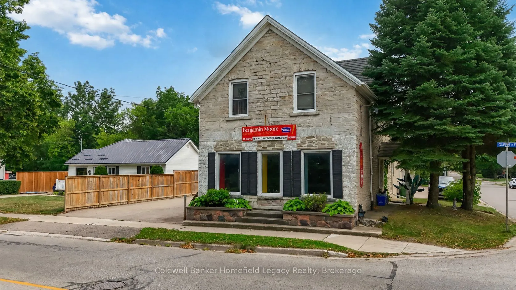 450 Queen Street E