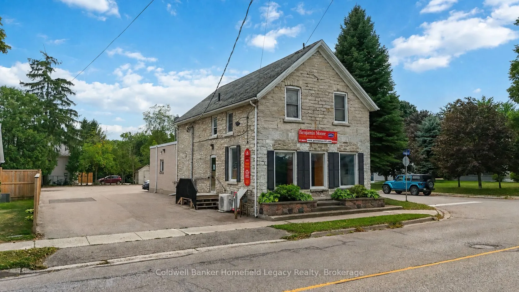 450 Queen Street E