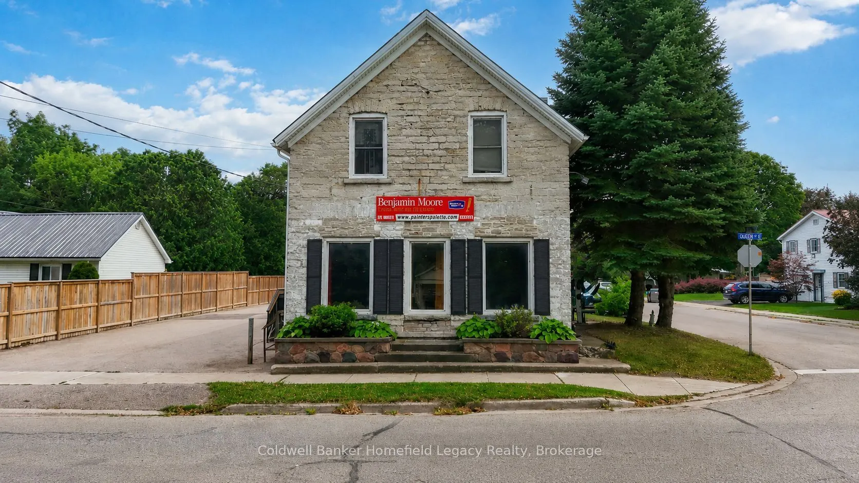 450 Queen Street E