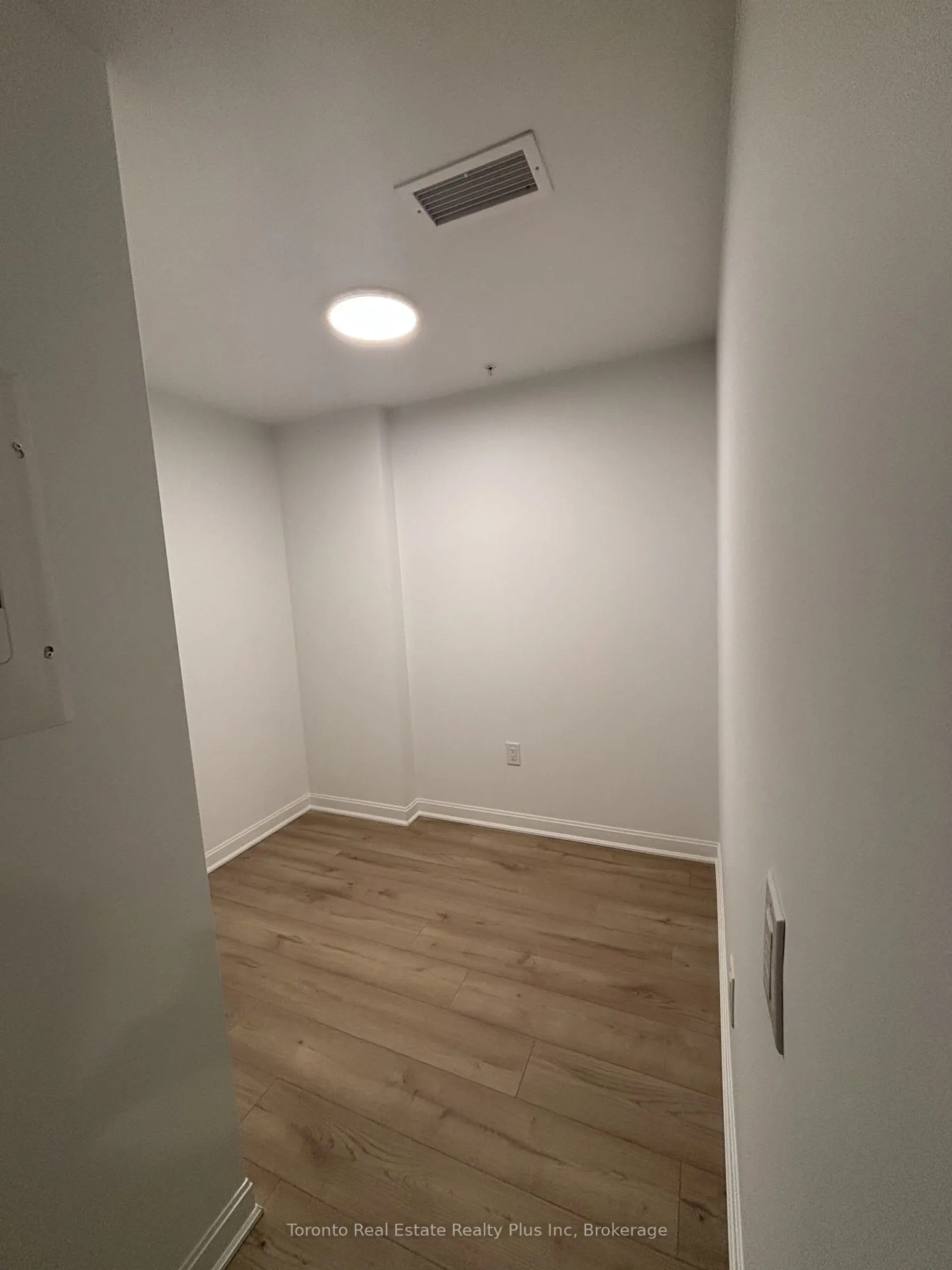 223 Princess Street #717