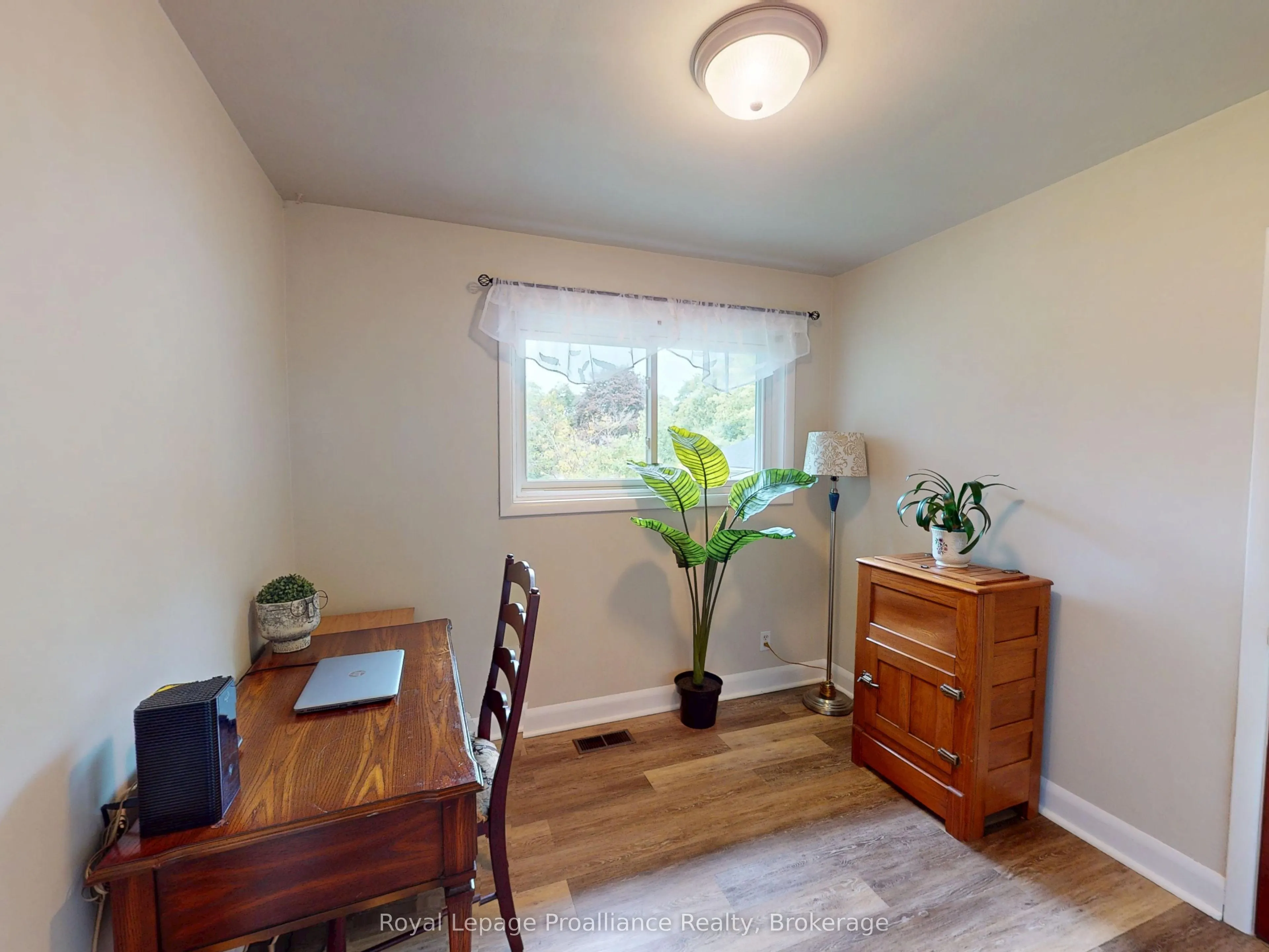 32 Glen Road