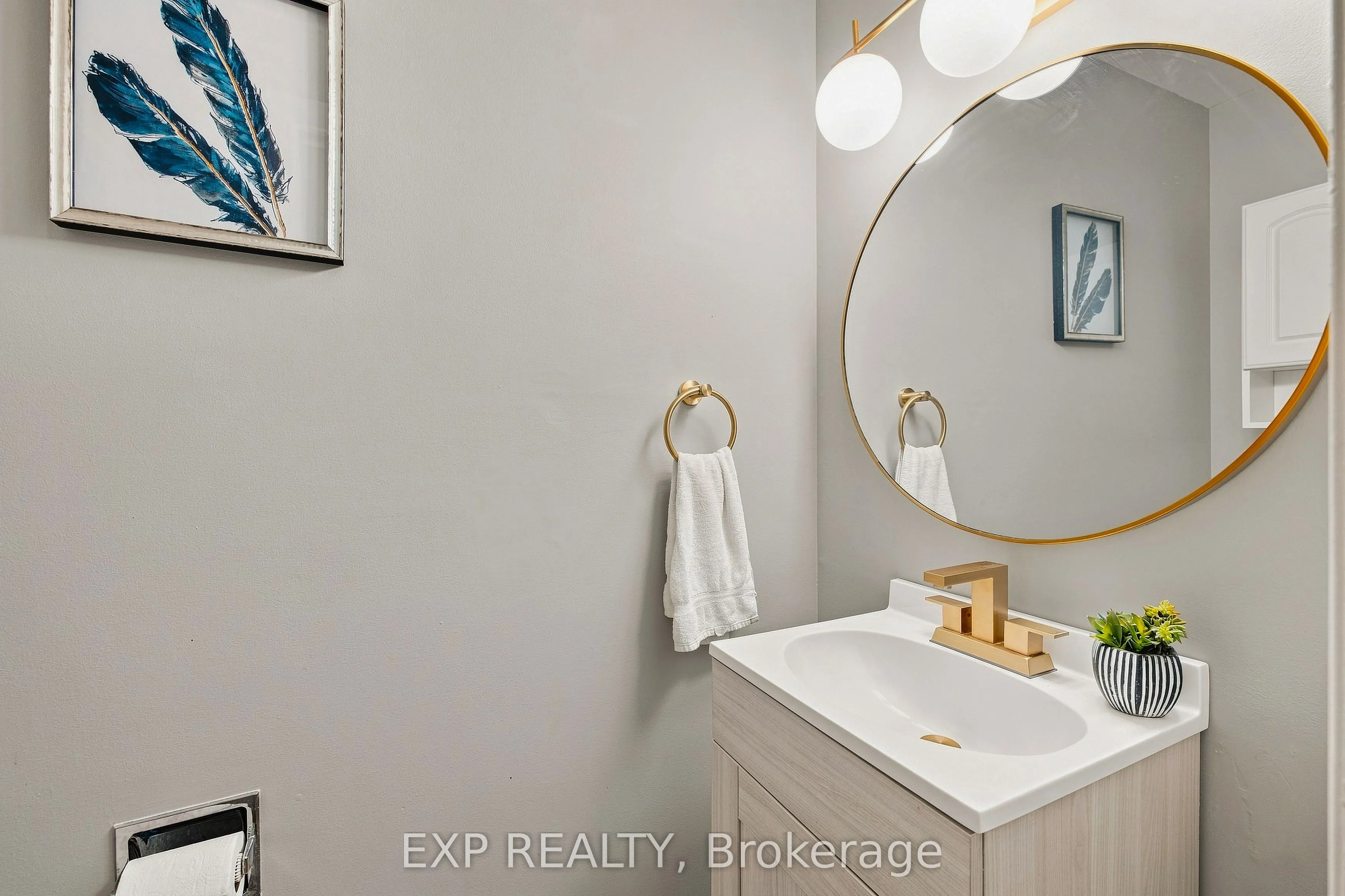 220 Salisbury Avenue #13