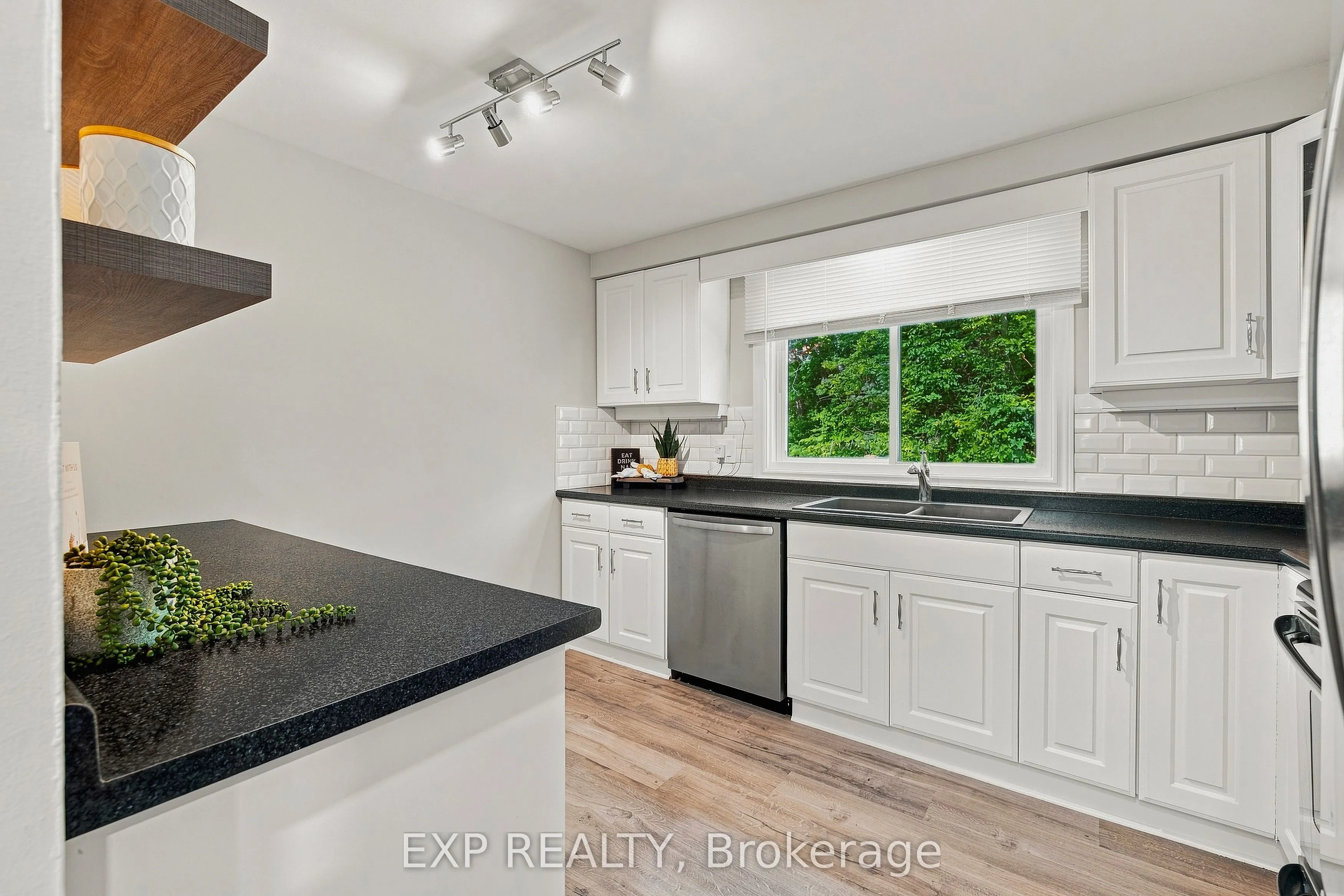 220 Salisbury Avenue #13