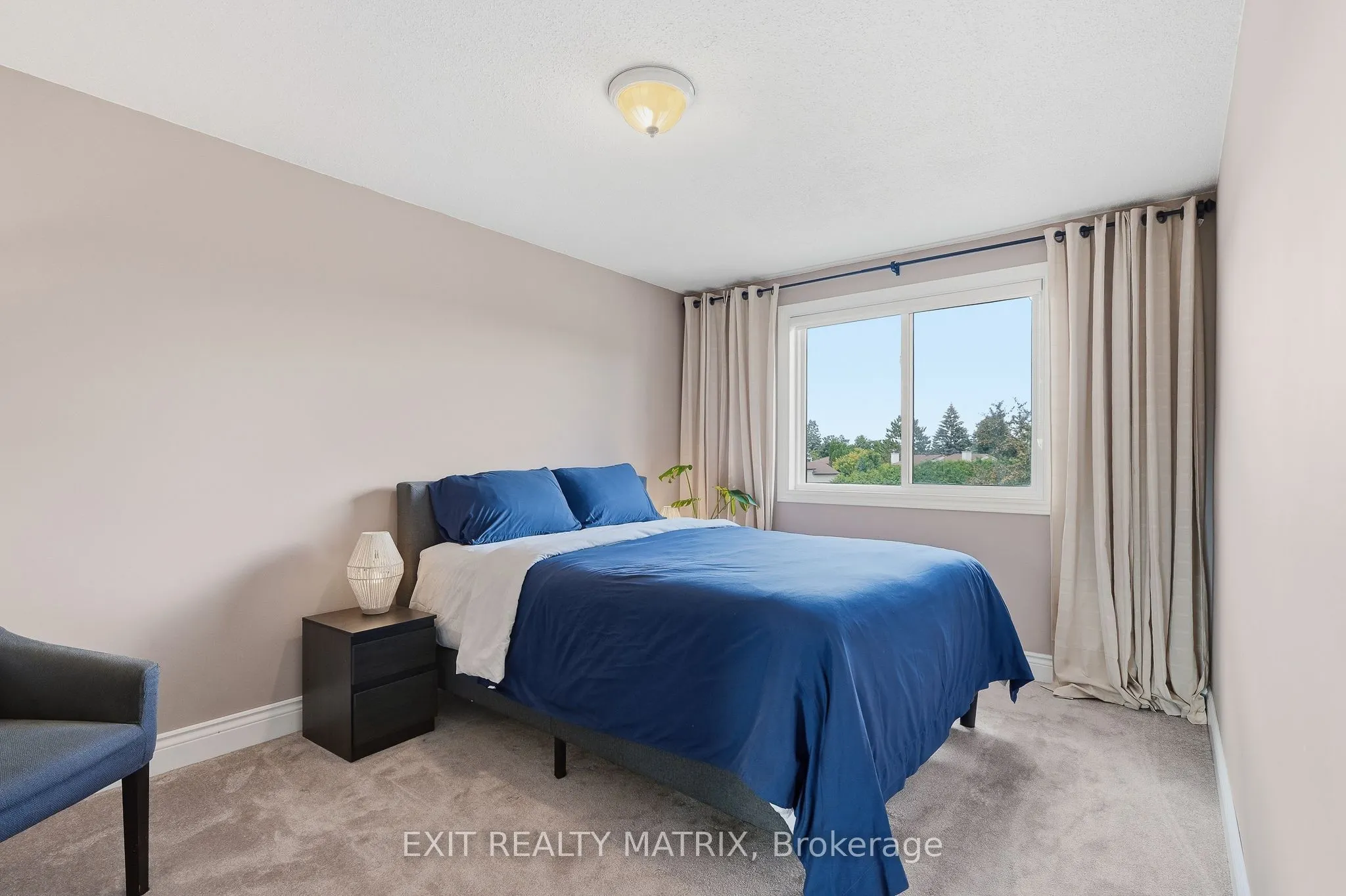 270 Fernleaf Crescent