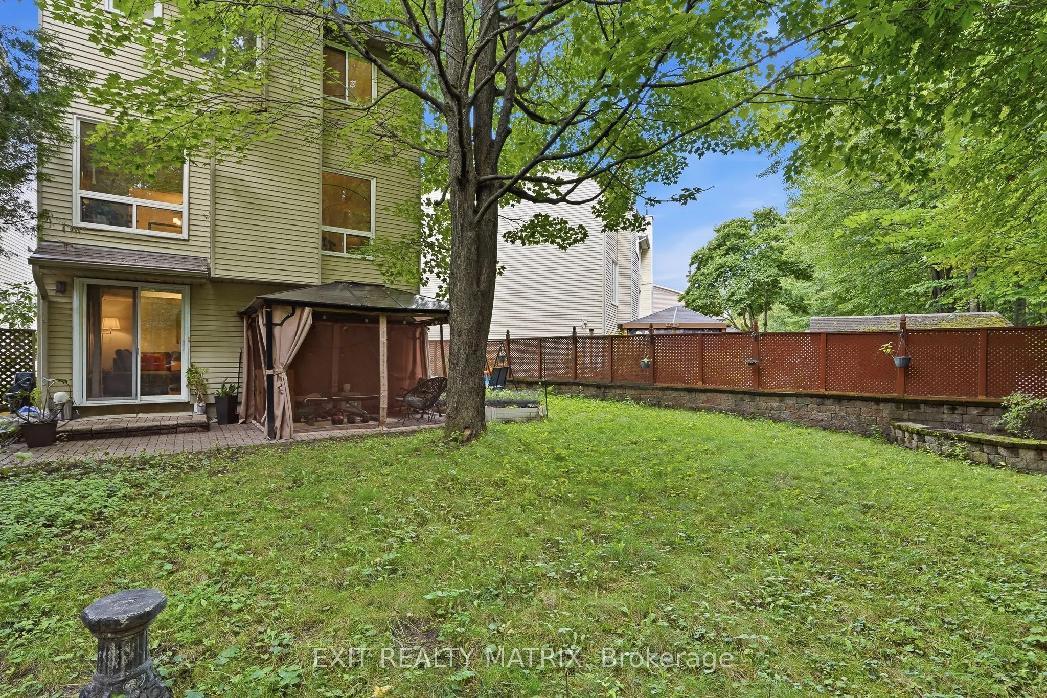 270 Fernleaf Crescent
