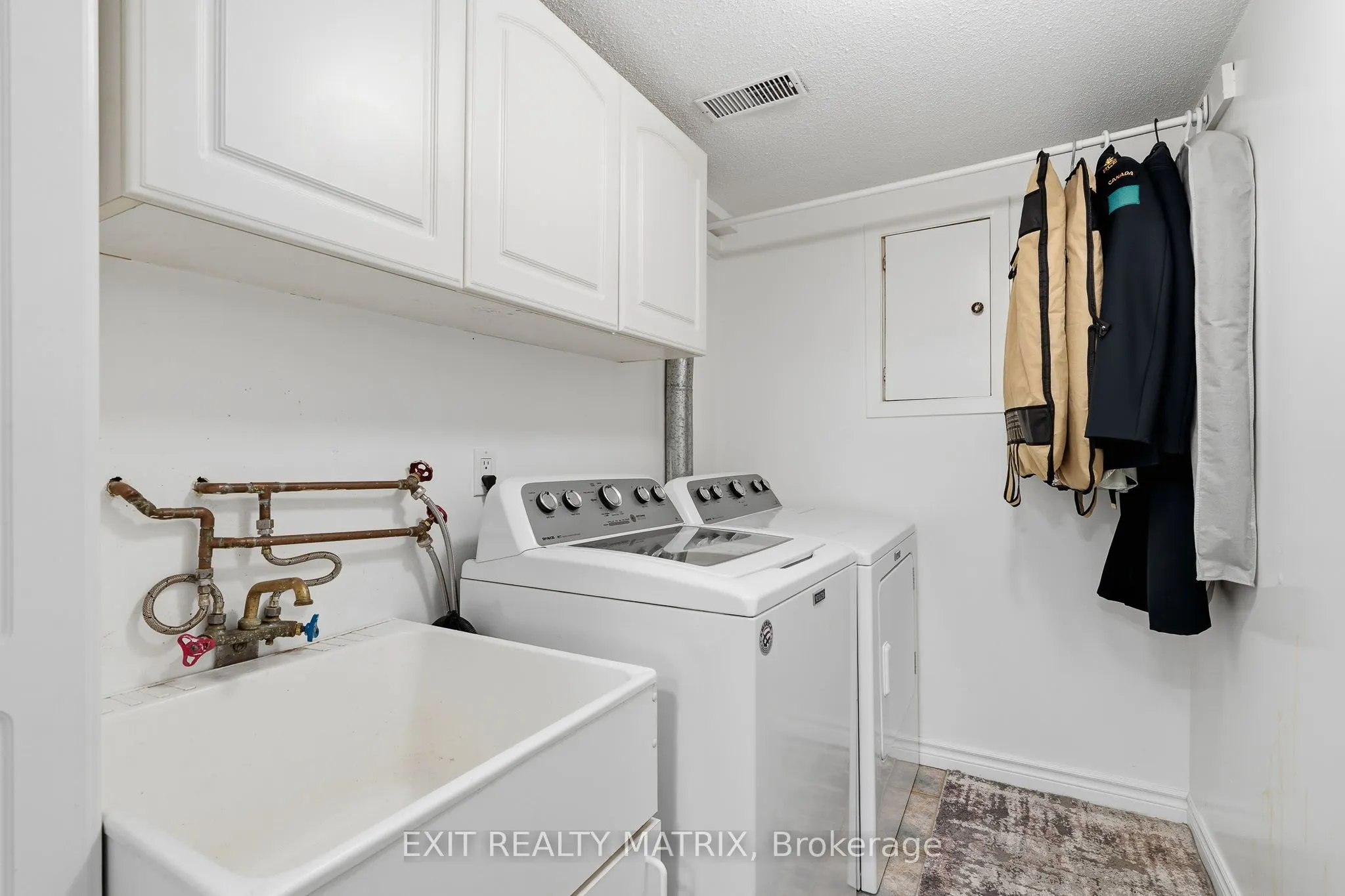 270 Fernleaf Crescent
