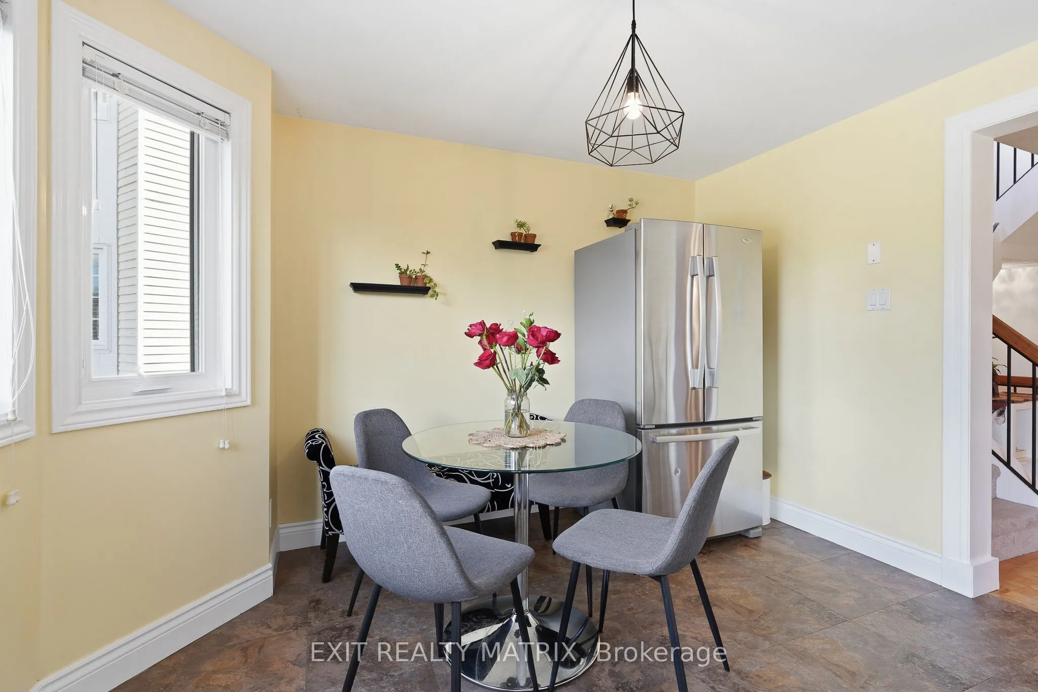 270 Fernleaf Crescent