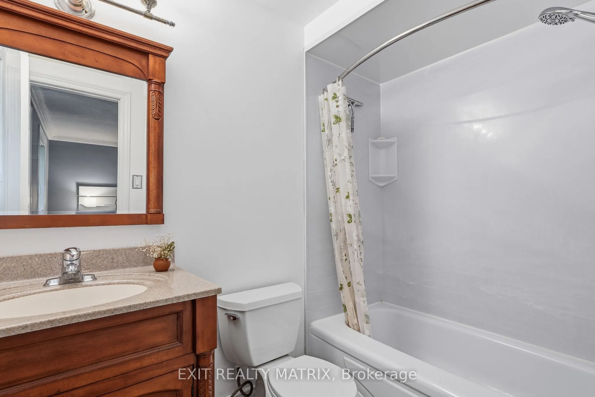 270 Fernleaf Crescent