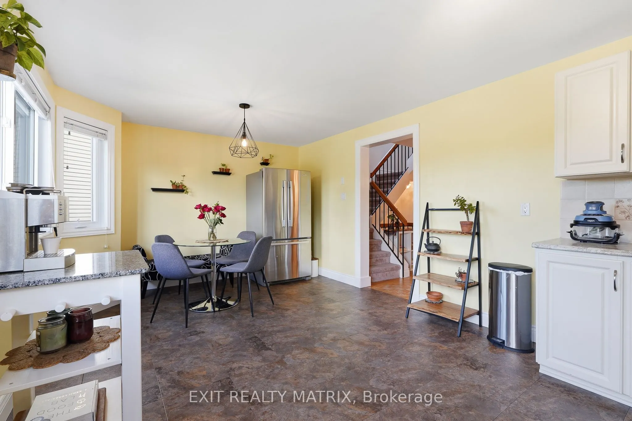 270 Fernleaf Crescent