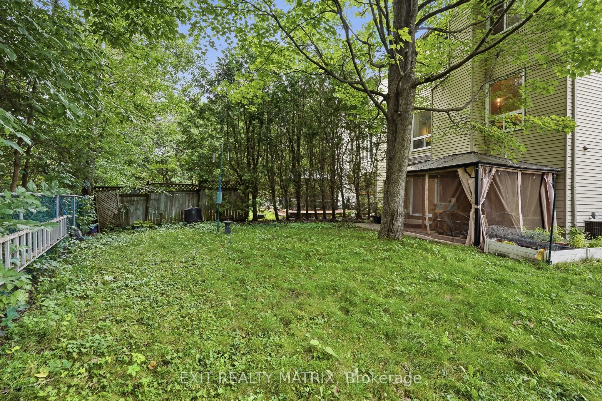 270 Fernleaf Crescent